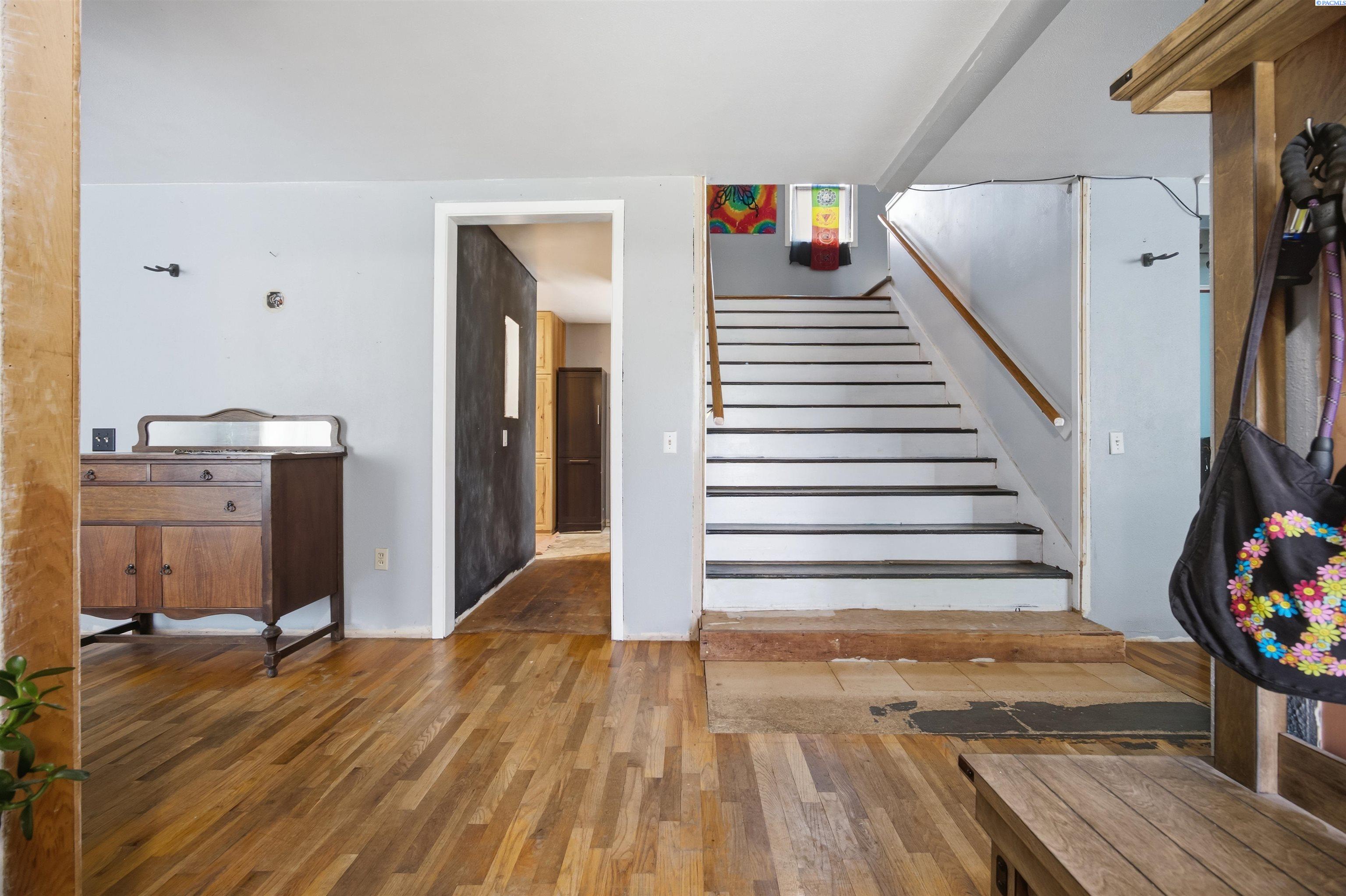 Photo 3 of Single family home for sale at 928 Mcpherson, Richland, WA 99352 | MLS# PAC295183 | Listing updated on 2026-10-08