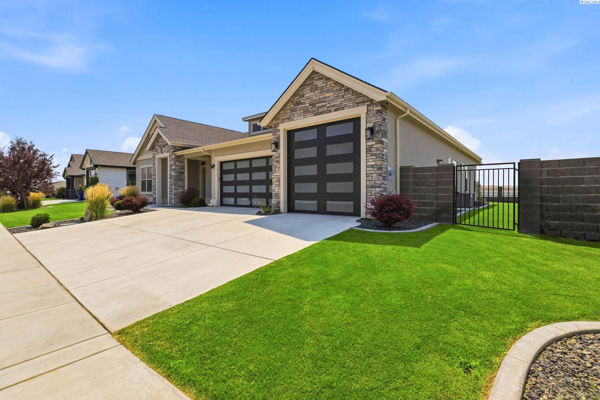 Photo 3 of Single family home for sale at 2319 Skyview Loop, Richland, WA 99352 | MLS# PAC295186 | Listing updated on 2026-09-28