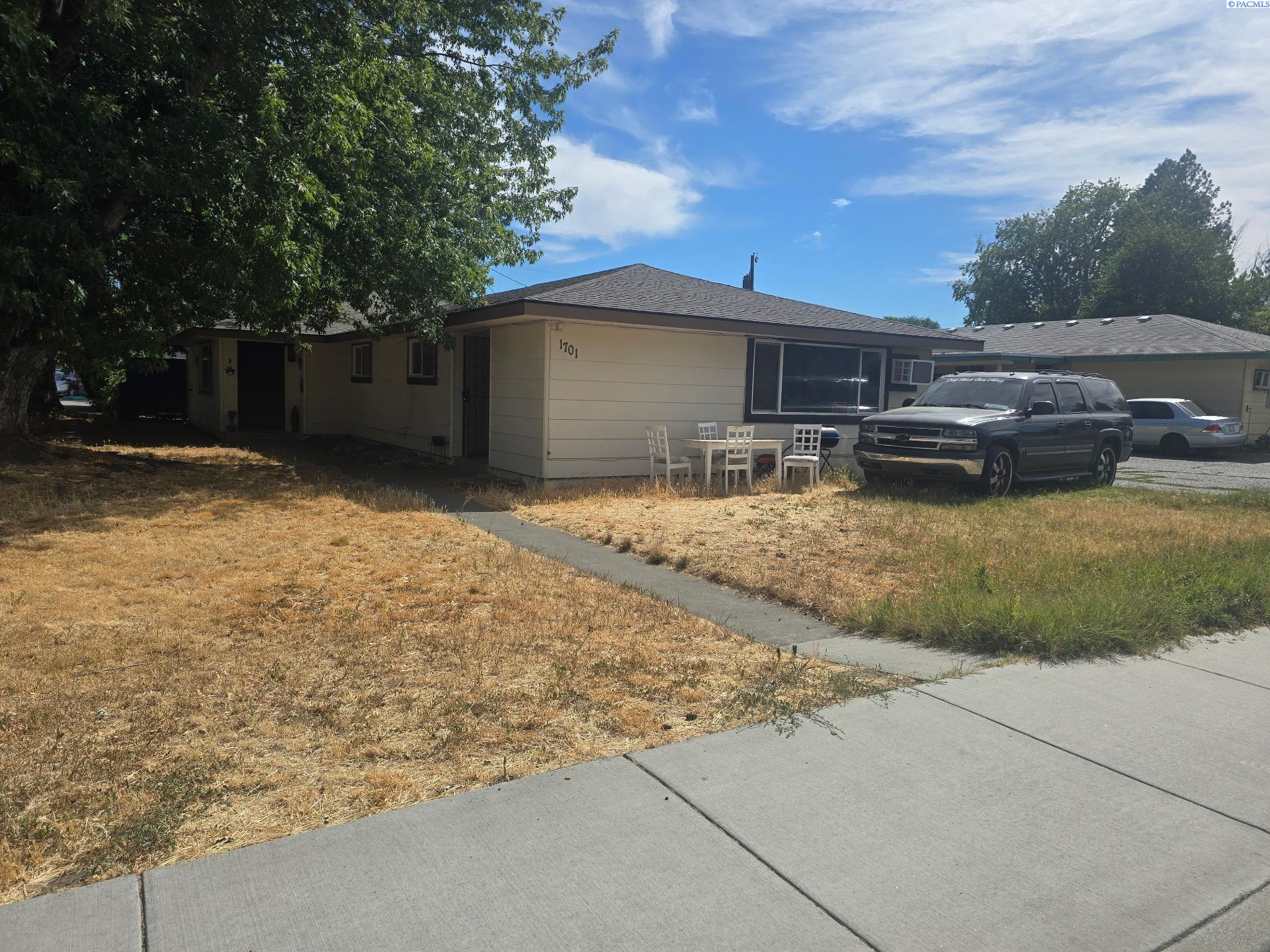 Photo 1 of House for sale at 1701 W 5th Avenue, Kennewick, WA 99336 | MLS# PAC295190 | Listing updated on 2026-09-26