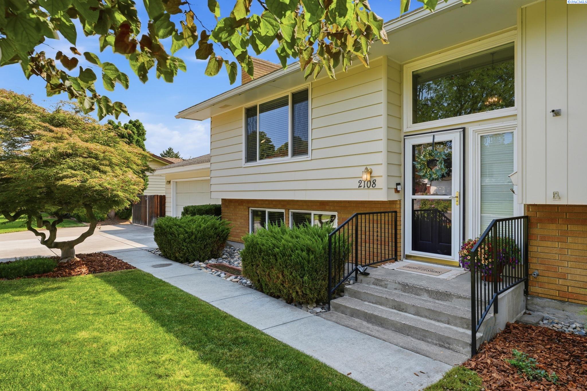 Photo 1 of Single family home for sale at 2108 Hoxie Ave, Richland, WA 99354 | MLS# PAC295199 | Listing updated on 2026-09-27