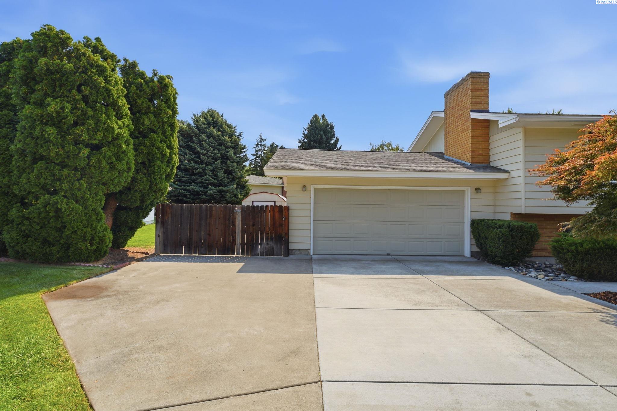 Photo 4 of Single family home for sale at 2108 Hoxie Ave, Richland, WA 99354 | MLS# PAC295199 | Listing updated on 2026-09-27
