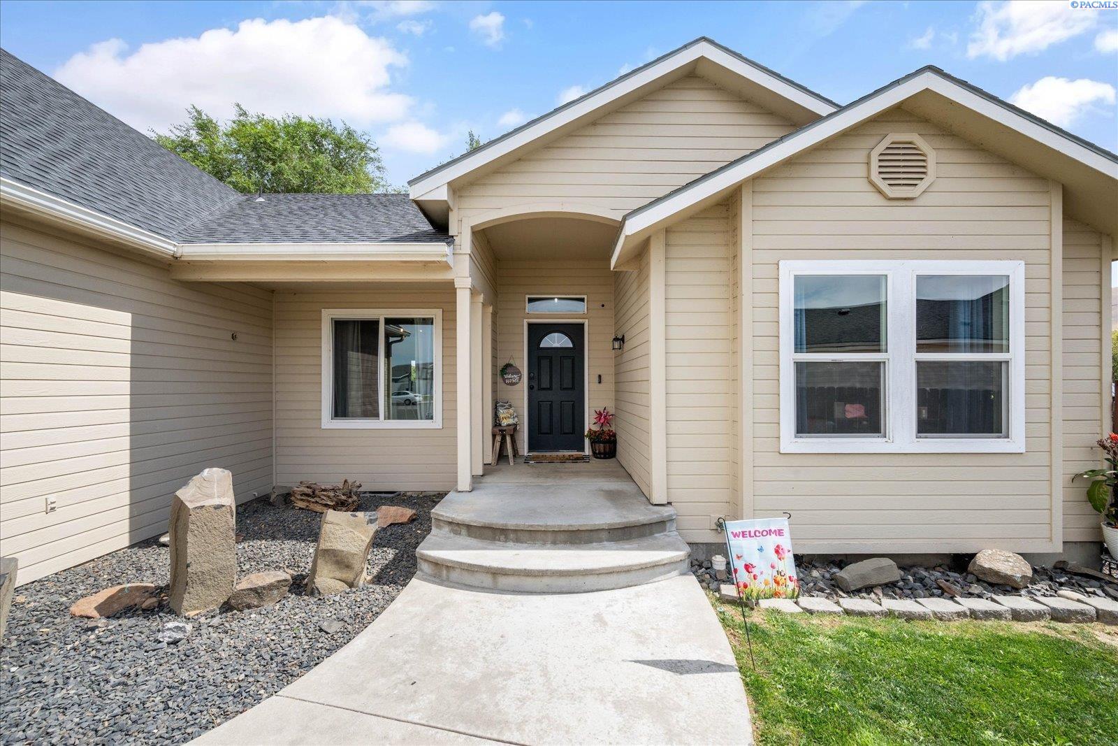 Photo 3 of Single family home for sale at 500 Paver Ct, Benton City, WA 99320 | MLS# PAC295213 | Listing updated on 2026-08-18