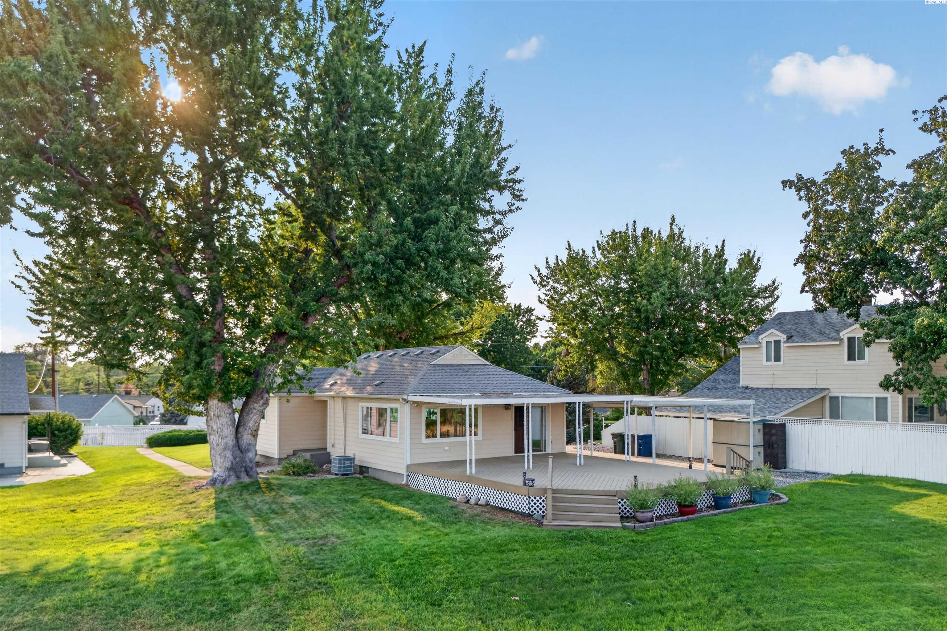 Photo 3 of Single family home for sale at 1734 Gaillard Pl, Richland, WA 99354 | MLS# PAC295215 | Listing updated on 2026-10-08