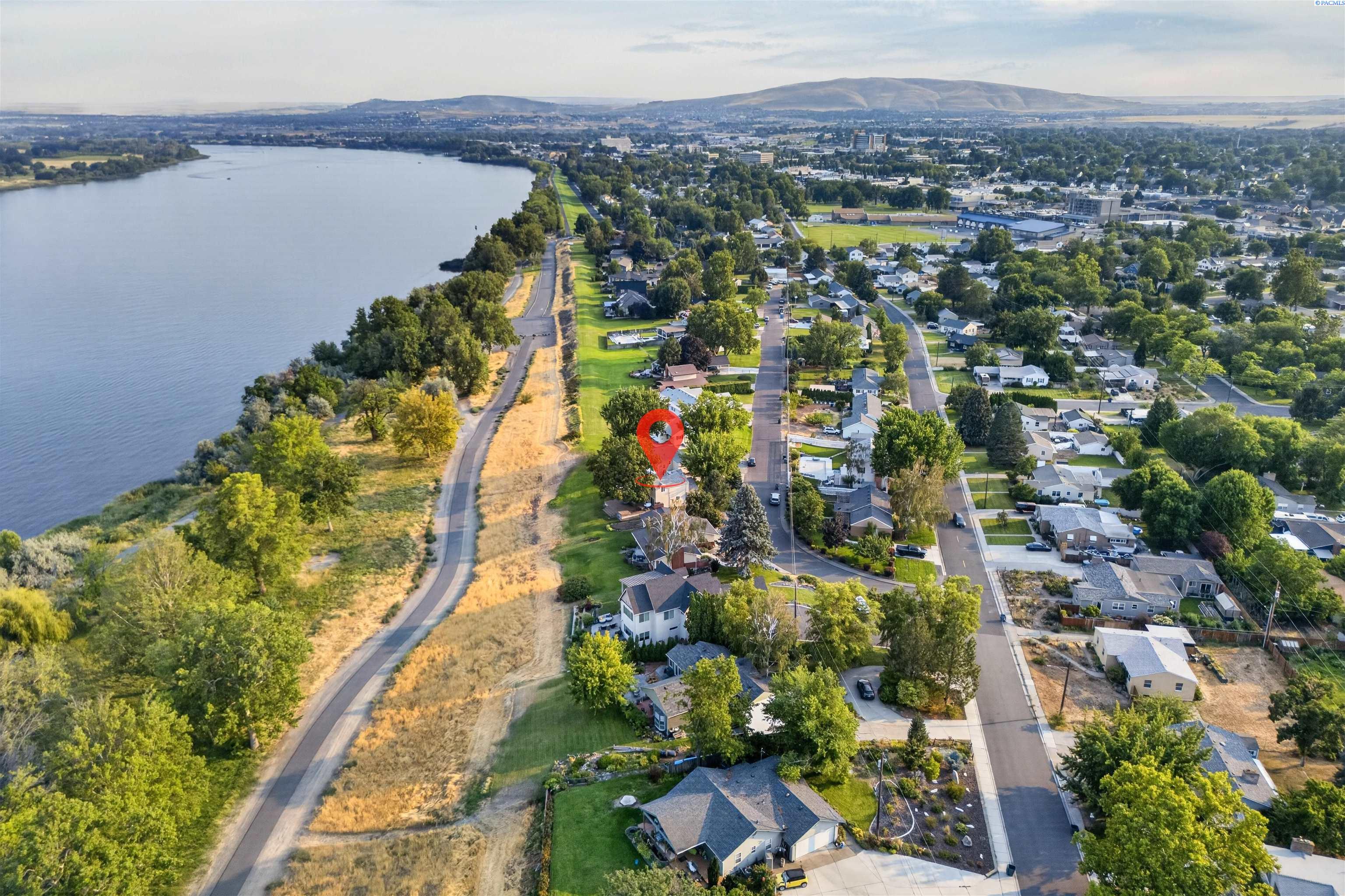 Photo 3 of Single family home for sale at 1734 Gaillard Pl, Richland, WA 99354 | MLS# PAC295215 | Listing updated on 2026-10-08