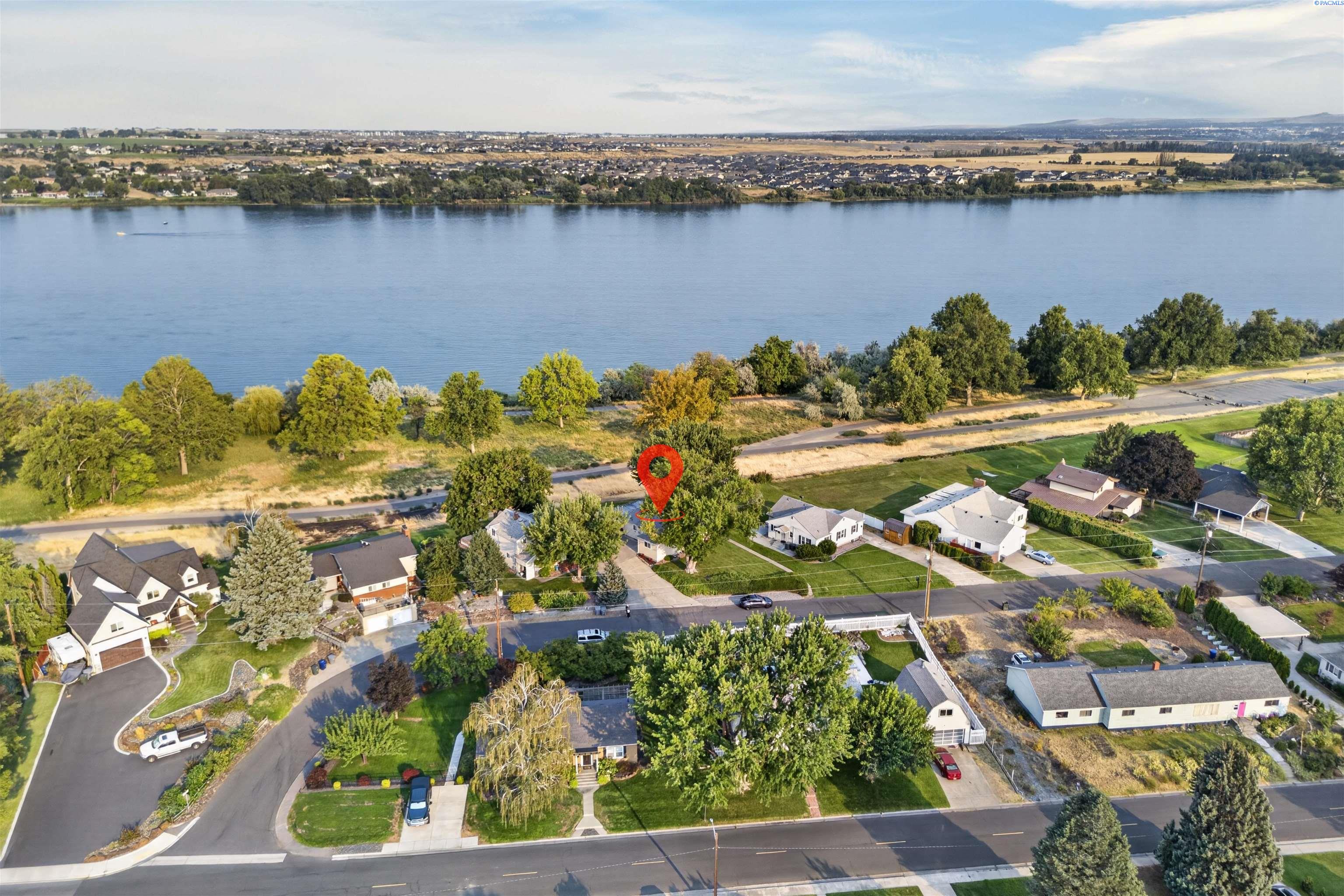 Photo 4 of Single family home for sale at 1734 Gaillard Pl, Richland, WA 99354 | MLS# PAC295215 | Listing updated on 2026-10-08