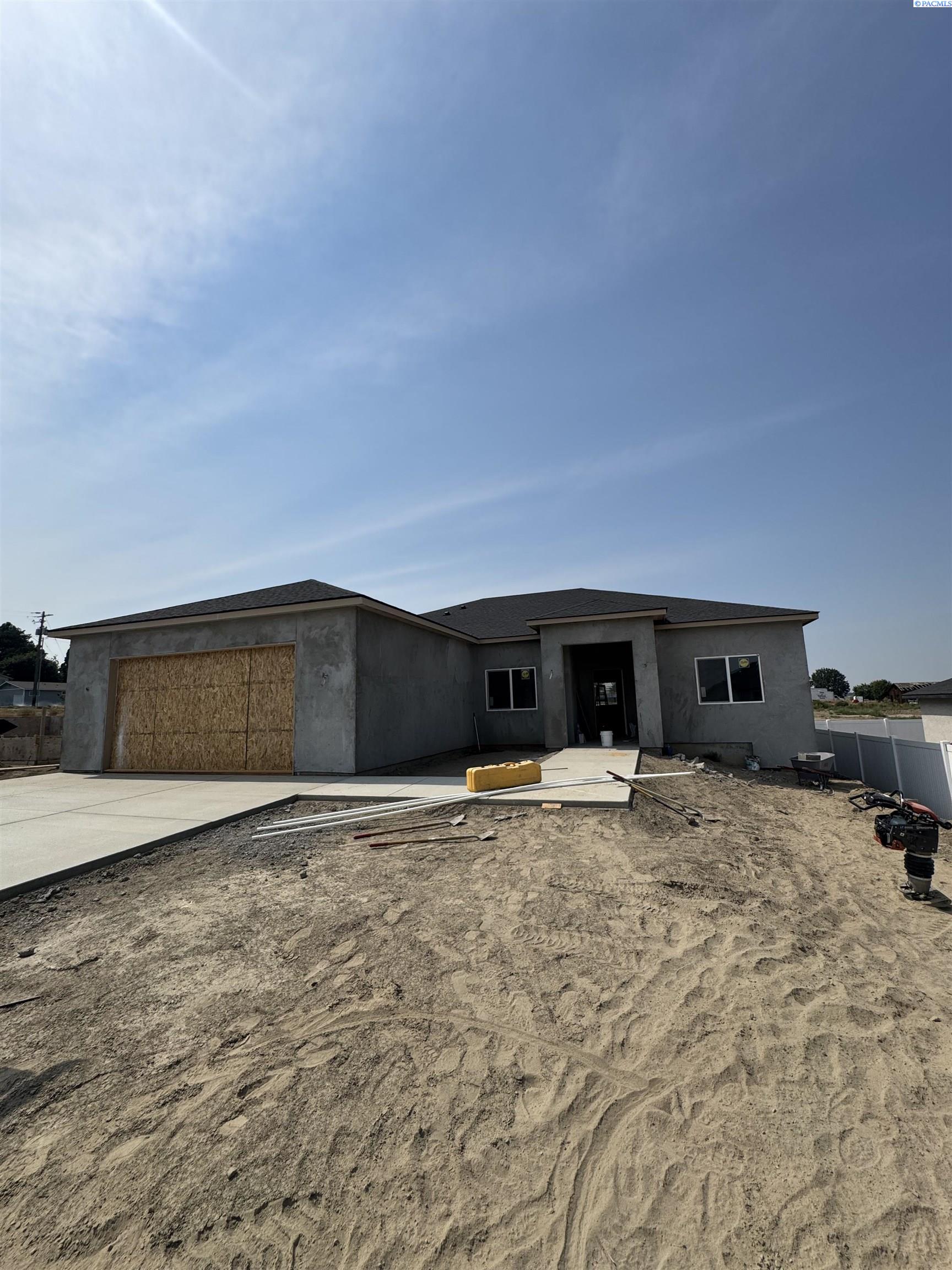 Photo 2 of Single family home for sale at 401 Hogan St, Sunnyside, WA 98944 | MLS# PAC295230 | Listing updated on 2026-08-19