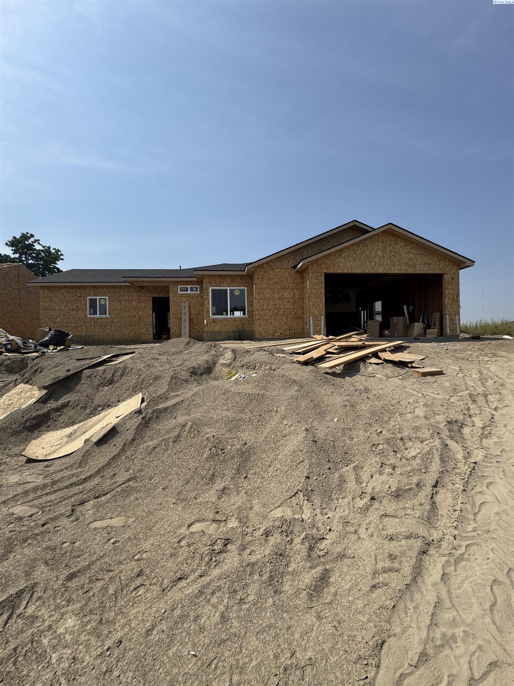 Photo 2 of Single family home for sale at 405 Victoria St, Sunnyside, WA 98944 | MLS# PAC295237 | Listing updated on 2026-08-19