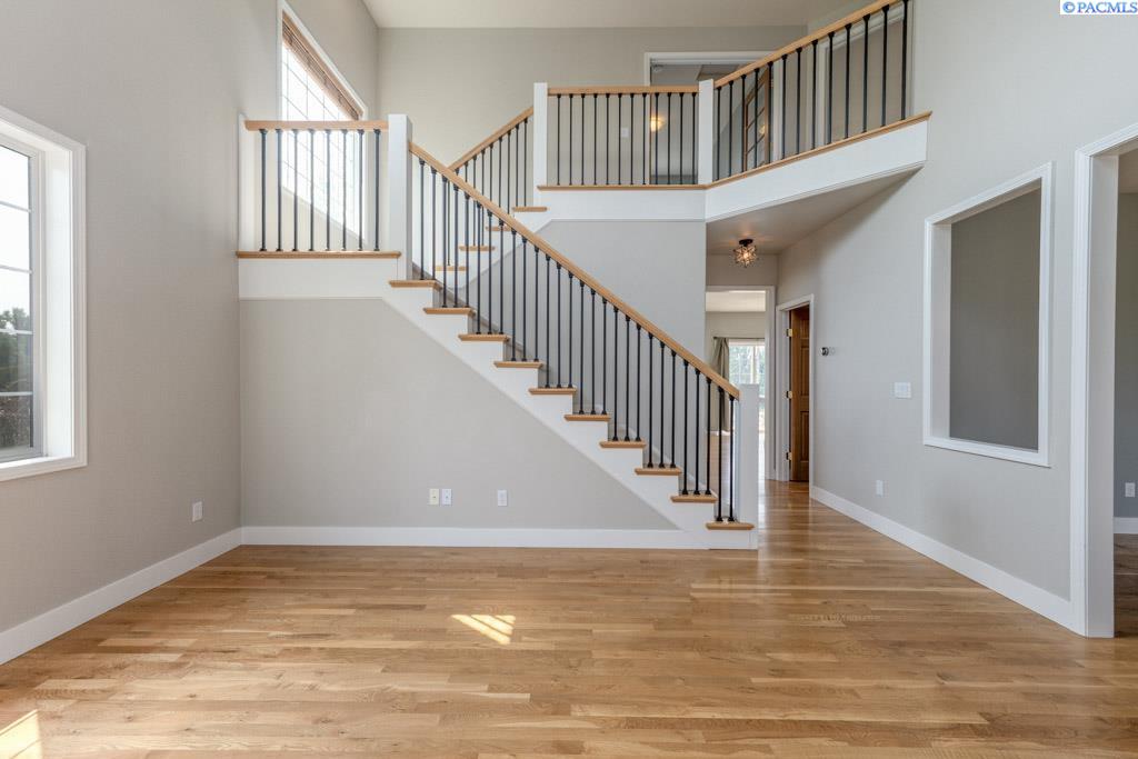 Photo 3 of Single family home for sale at 1715 NW Nicole Ct, Pullman, WA 99163 | MLS# PAC295249 | Listing updated on 2026-08-05