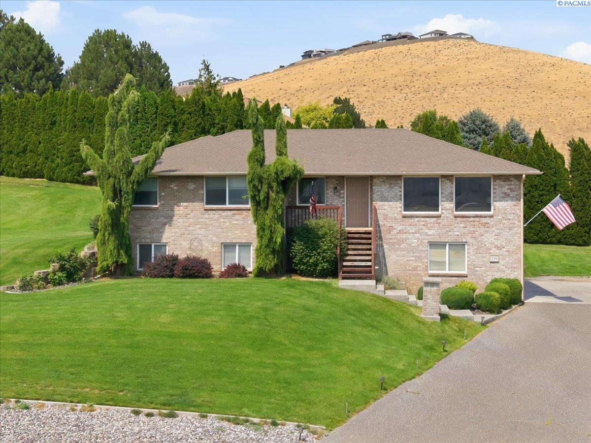 Photo 1 of Single family home for sale at 210 Rachel Rd, Kennewick, WA 99338 | MLS# PAC295262 | Listing updated on 2026-10-02
