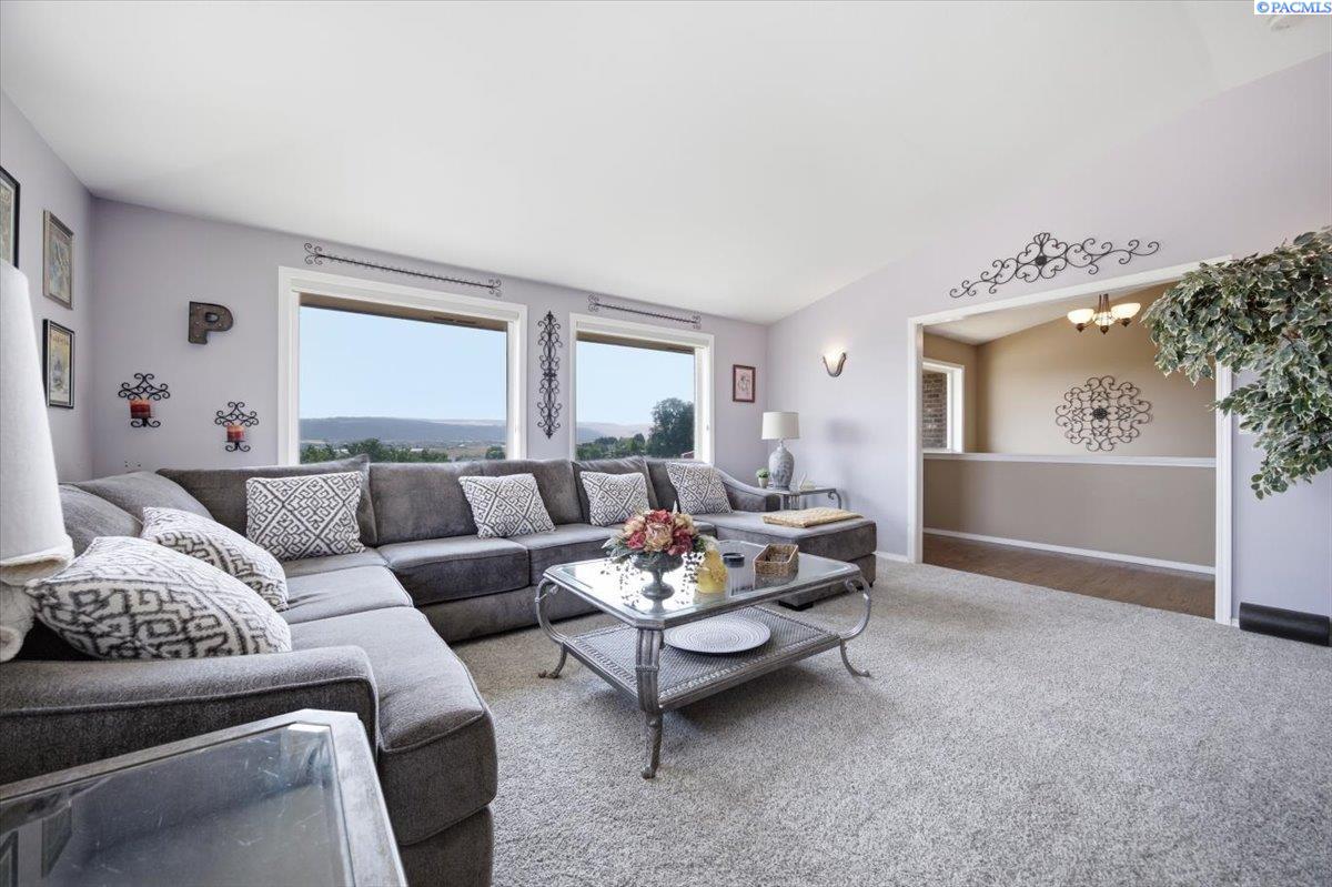 Photo 3 of Single family home for sale at 210 Rachel Rd, Kennewick, WA 99338 | MLS# PAC295262 | Listing updated on 2026-10-02