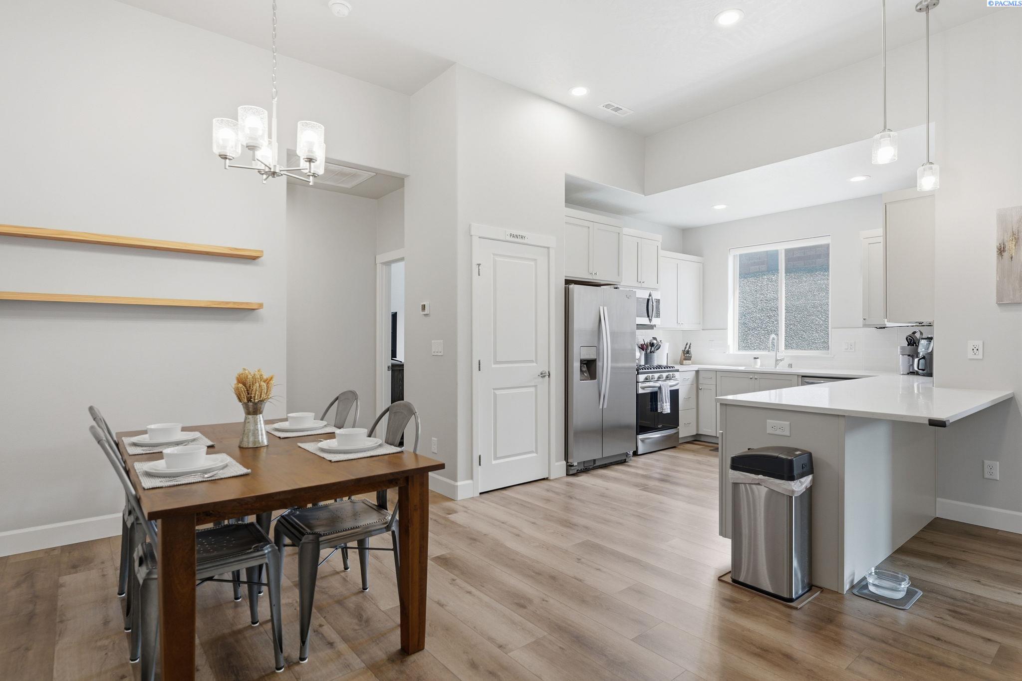 Photo 4 of Single family home for sale at 7025 Collins Rd, West Richland, WA 99353 | MLS# PAC295287 | Listing updated on 2026-10-09