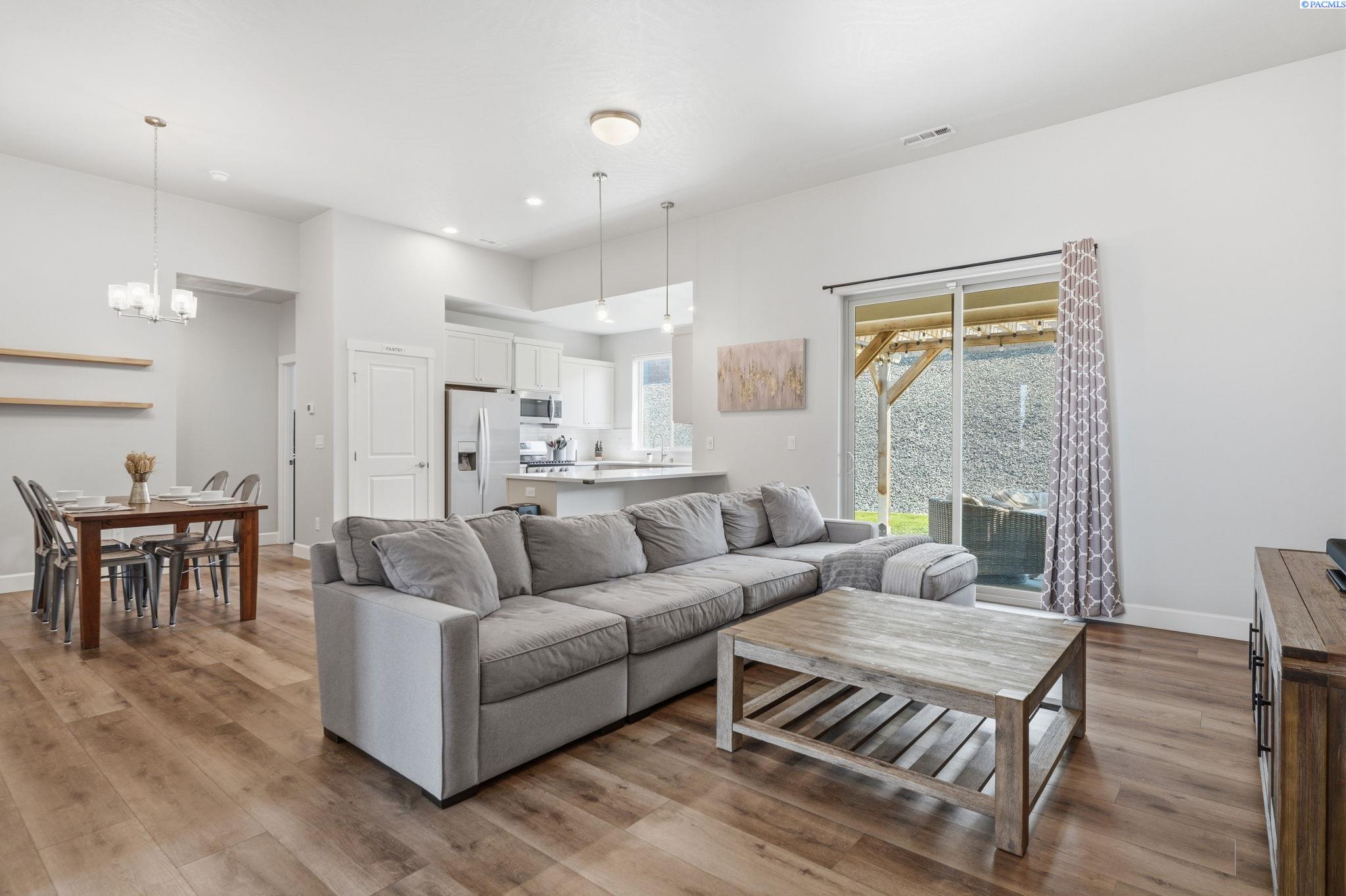 Photo 3 of Single family home for sale at 7025 Collins Rd, West Richland, WA 99353 | MLS# PAC295287 | Listing updated on 2026-10-09