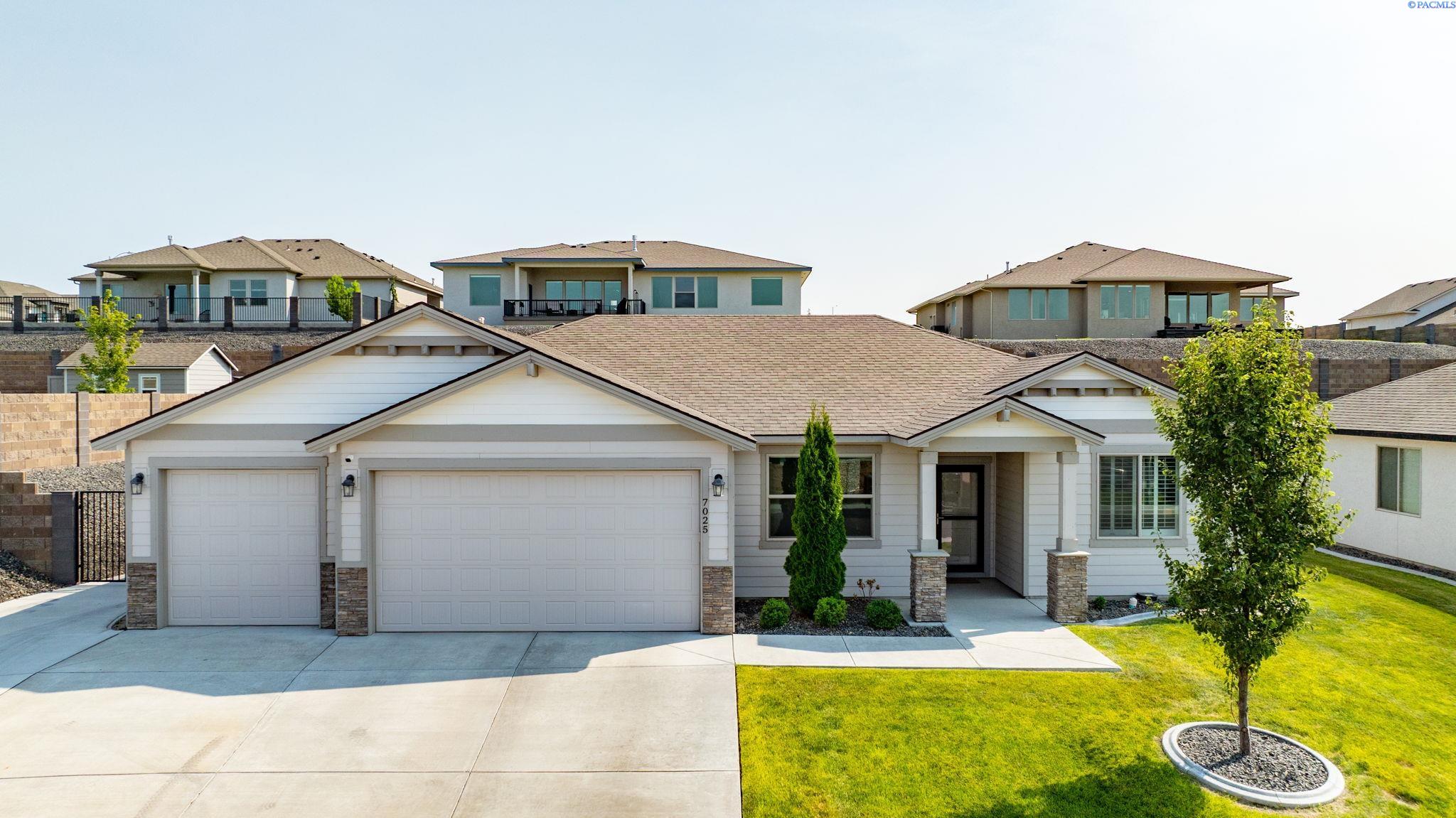 Photo 2 of Single family home for sale at 7025 Collins Rd, West Richland, WA 99353 | MLS# PAC295287 | Listing updated on 2026-10-09