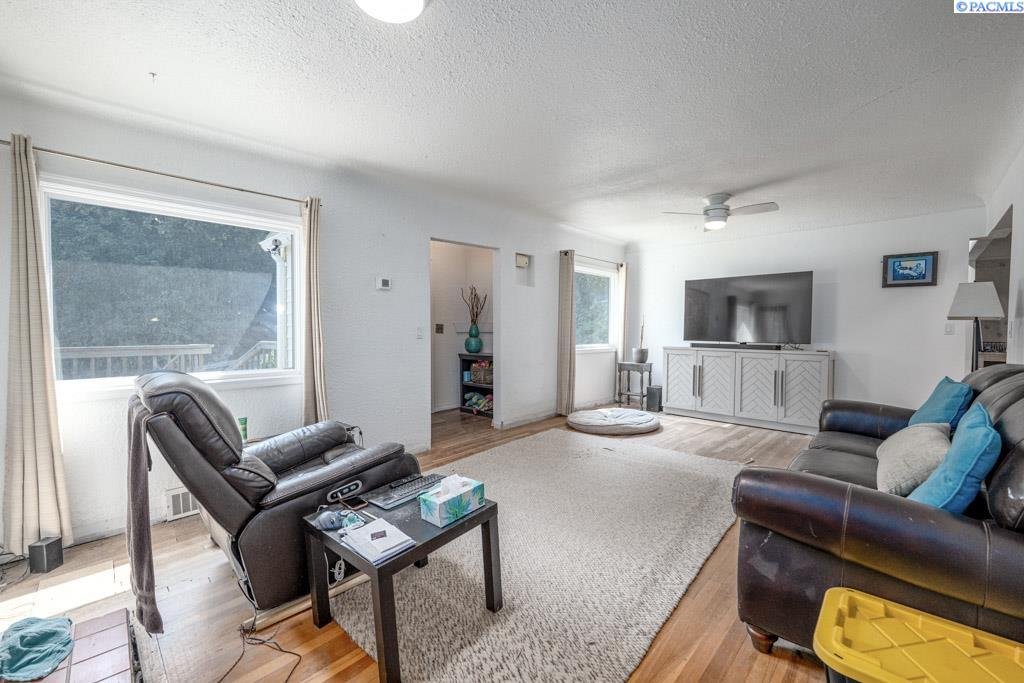 Photo 4 of Single family home for sale at 908 S Meadow St, Colfax, WA 99111 | MLS# PAC295289 | Listing updated on 2026-09-09