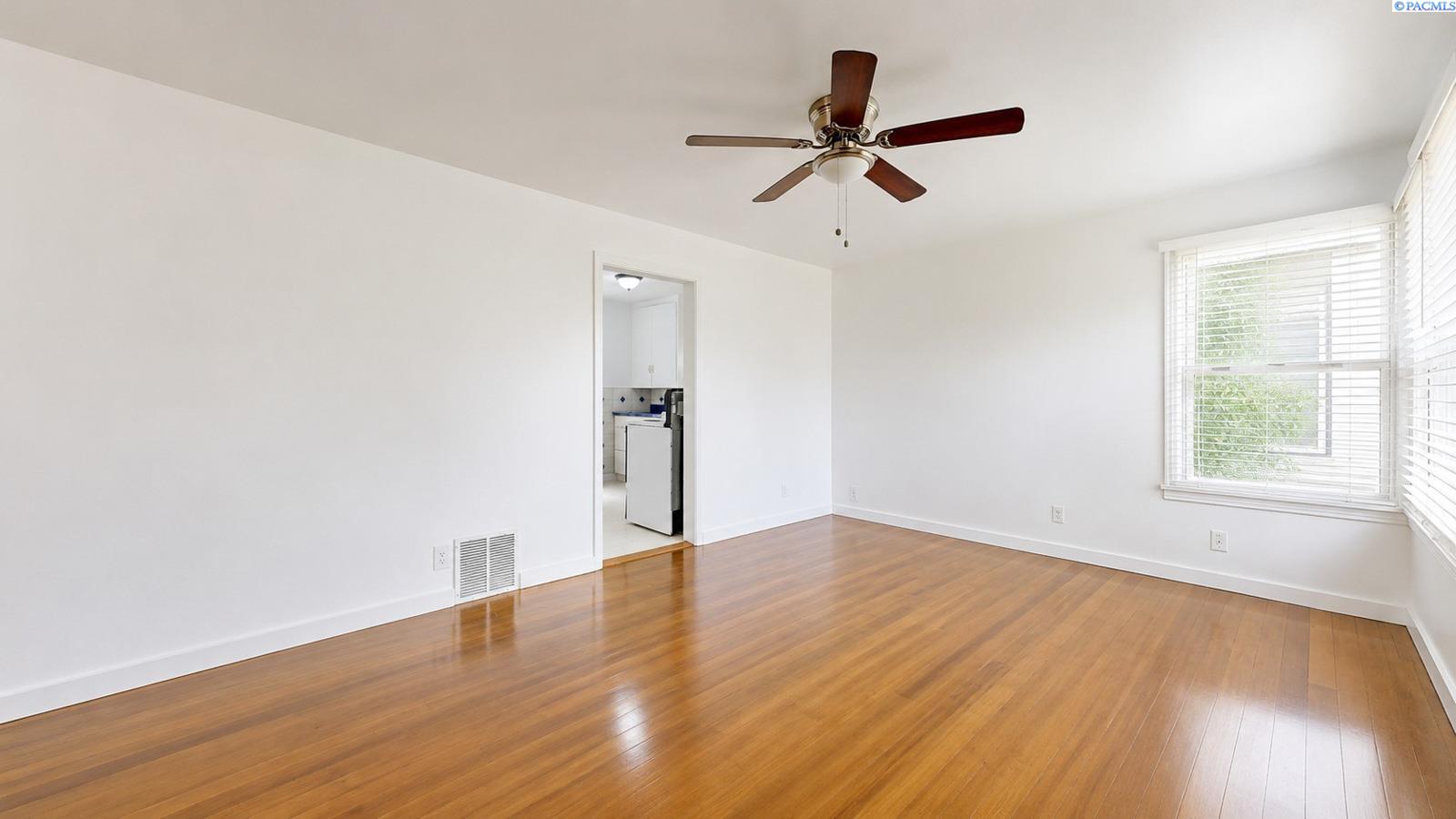 Photo 3 of Sale Pending at 306 Adams St, Grandview, WA 98930 | MLS# PAC295303 | Listing updated on 2026-09-25