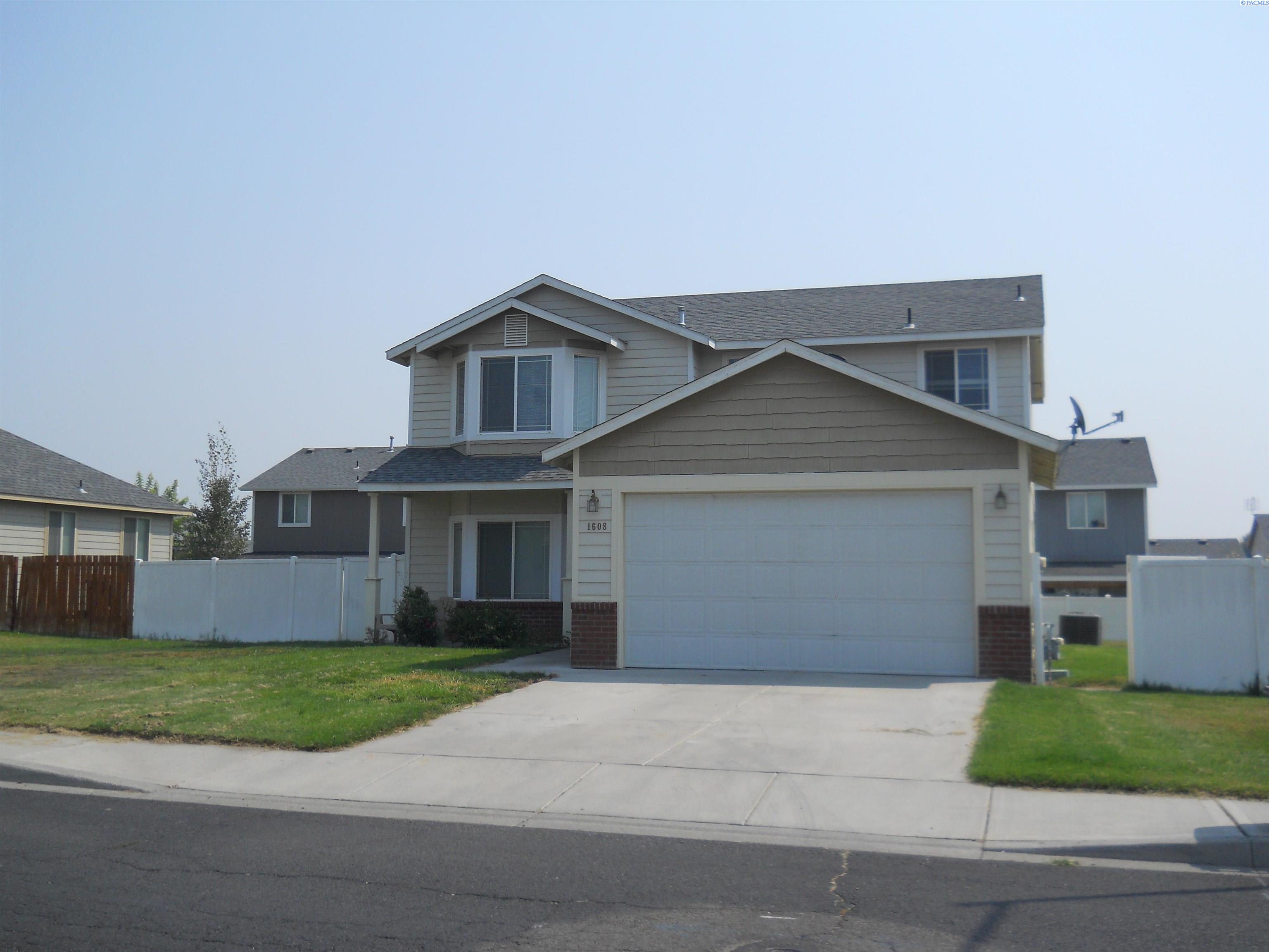 Photo 1 of Single family home for sale at 1608 Bountiful Ave, Sunnyside, WA 98944 | MLS# PAC295321 | Listing updated on 2026-08-07