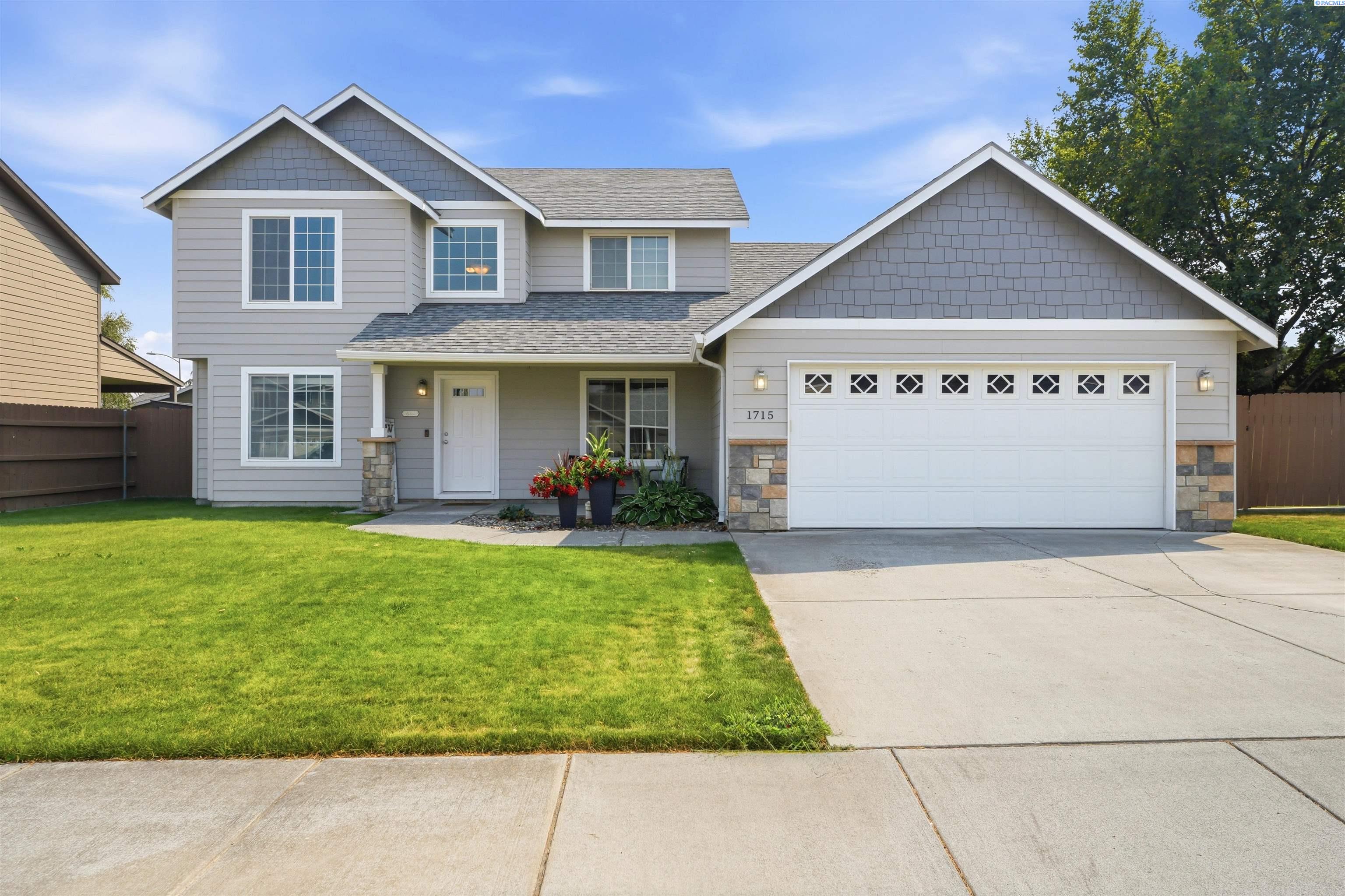 Photo 1 of Single family home for sale at 1715 West 40th, Kennewick, WA 99337 | MLS# PAC295356 | Listing updated on 2026-10-01