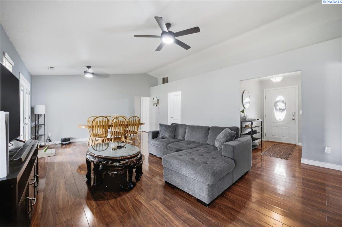 Photo 4 of Single family home for sale at 4501 W Grand Ronde Ave, Kennewick, WA 99336 | MLS# PAC295368 | Listing updated on 2026-10-07