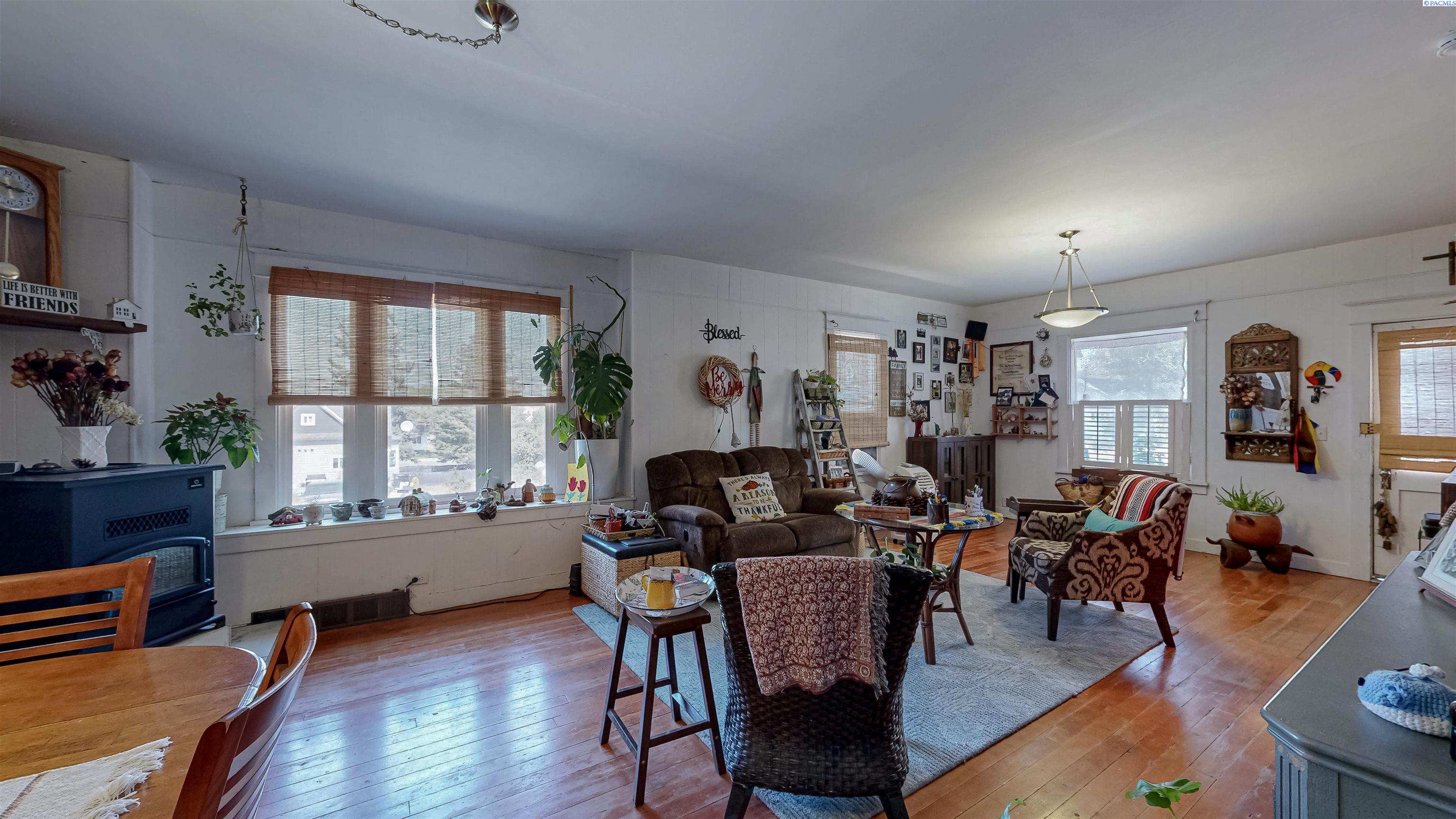Photo 3 of Single family home for sale at 307 C St, Endicott, WA 99125 | MLS# PAC295395 | Listing updated on 2026-09-02