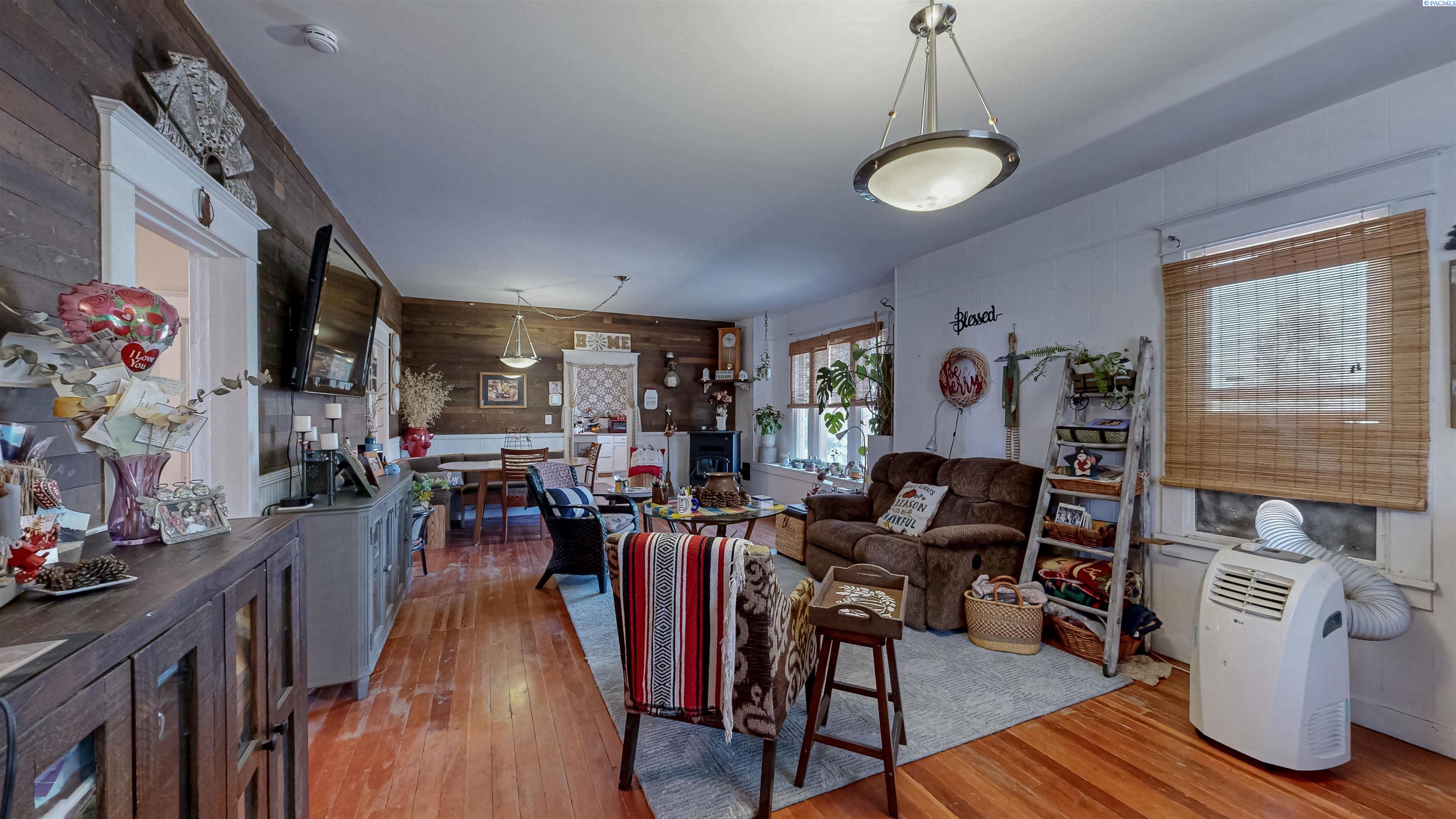Photo 2 of Single family home for sale at 307 C St, Endicott, WA 99125 | MLS# PAC295395 | Listing updated on 2026-09-02