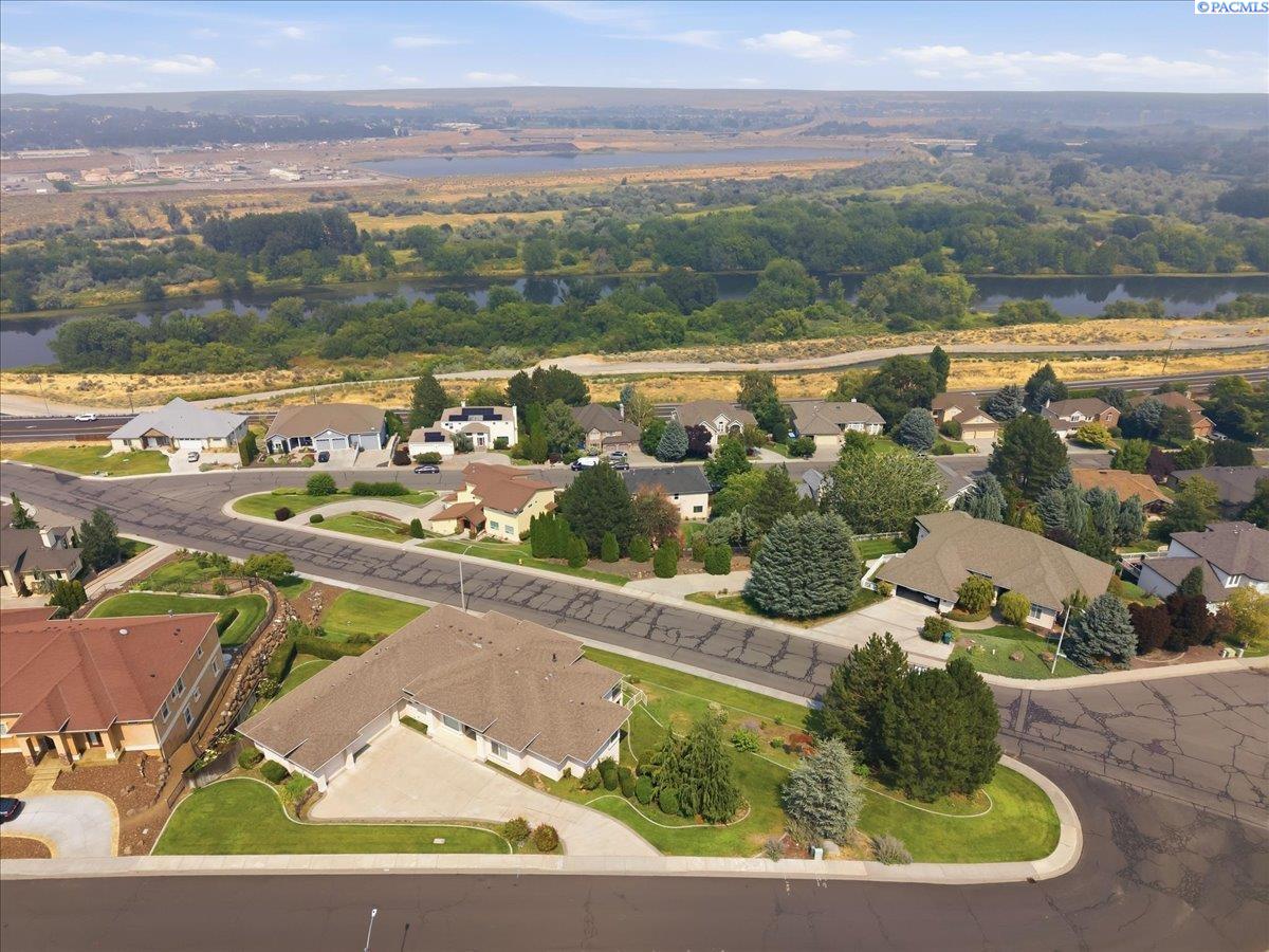 Photo 3 of Single family home for sale at 408 Adair Dr, Richland, WA 99352 | MLS# PAC295397 | Listing updated on 2026-09-29