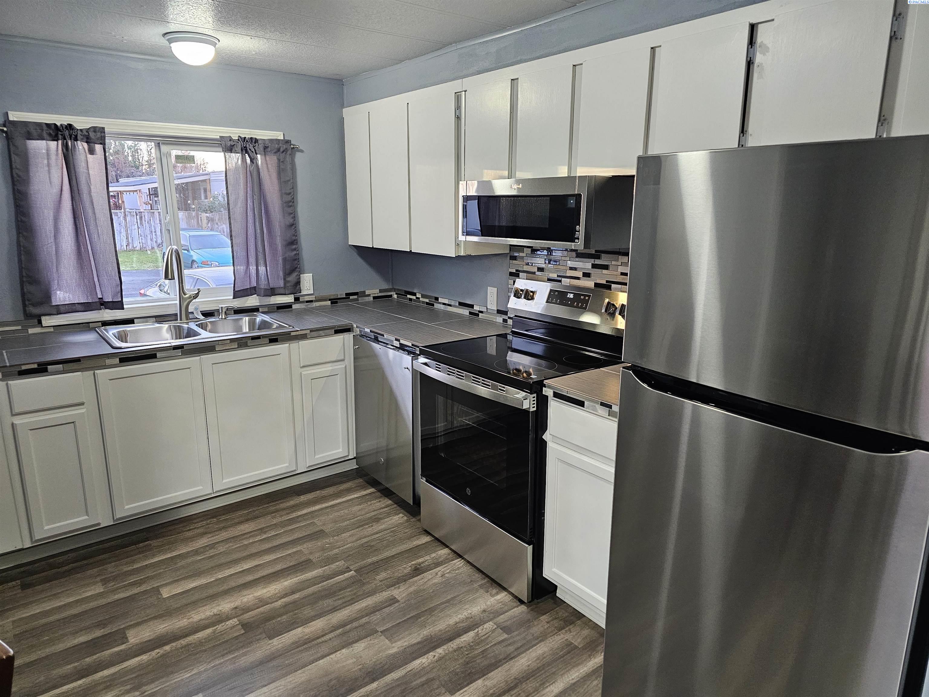 Photo 3 of Single family home for sale at 1421 S Cedar St, Kennewick, WA 99337 | MLS# PAC295434 | Listing updated on 2026-08-10