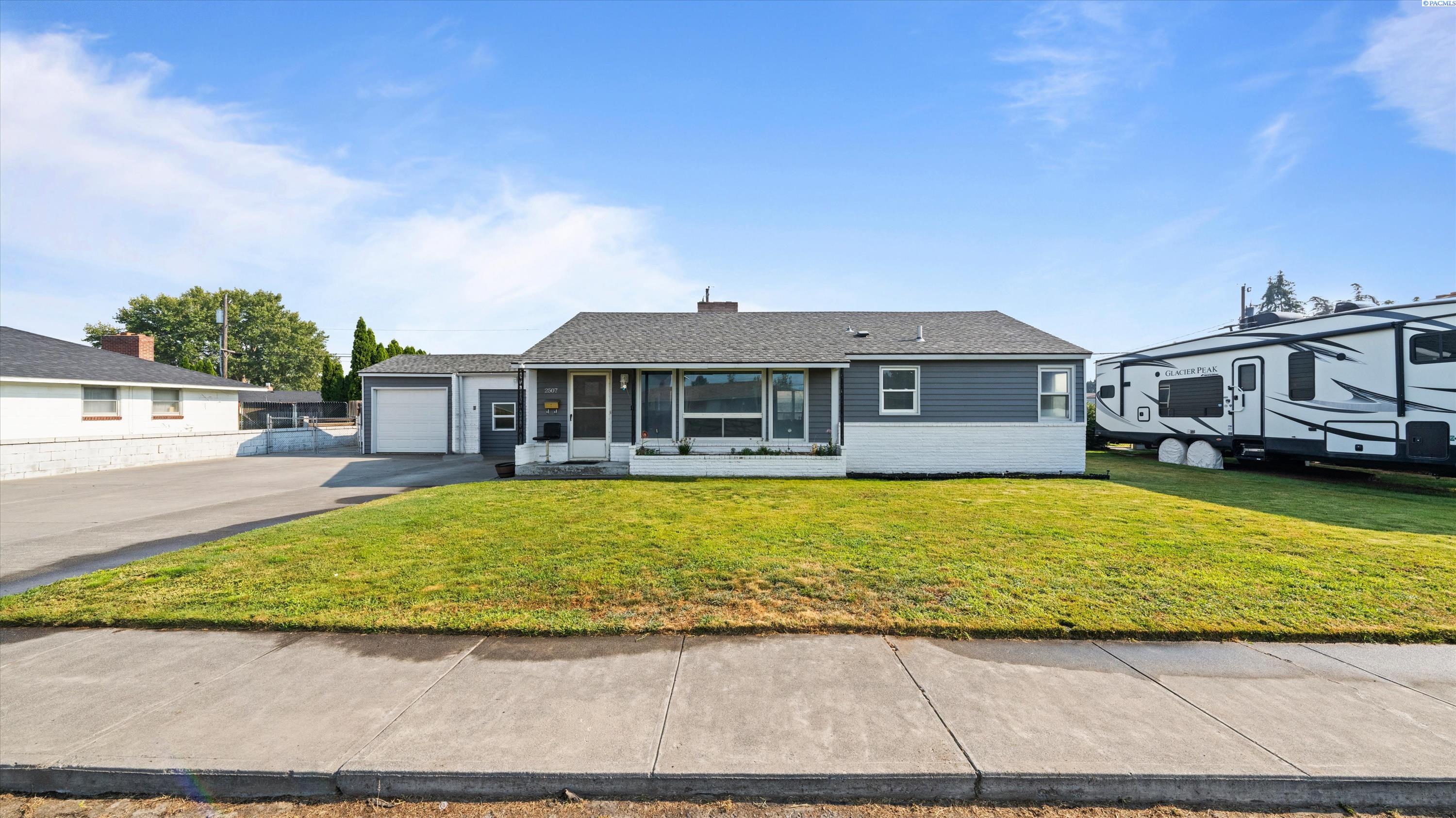 Photo 1 of Single family home for sale at 2507 W Entiat Ave, Kennewick, WA 99336 | MLS# PAC295440 | Listing updated on 2026-09-20