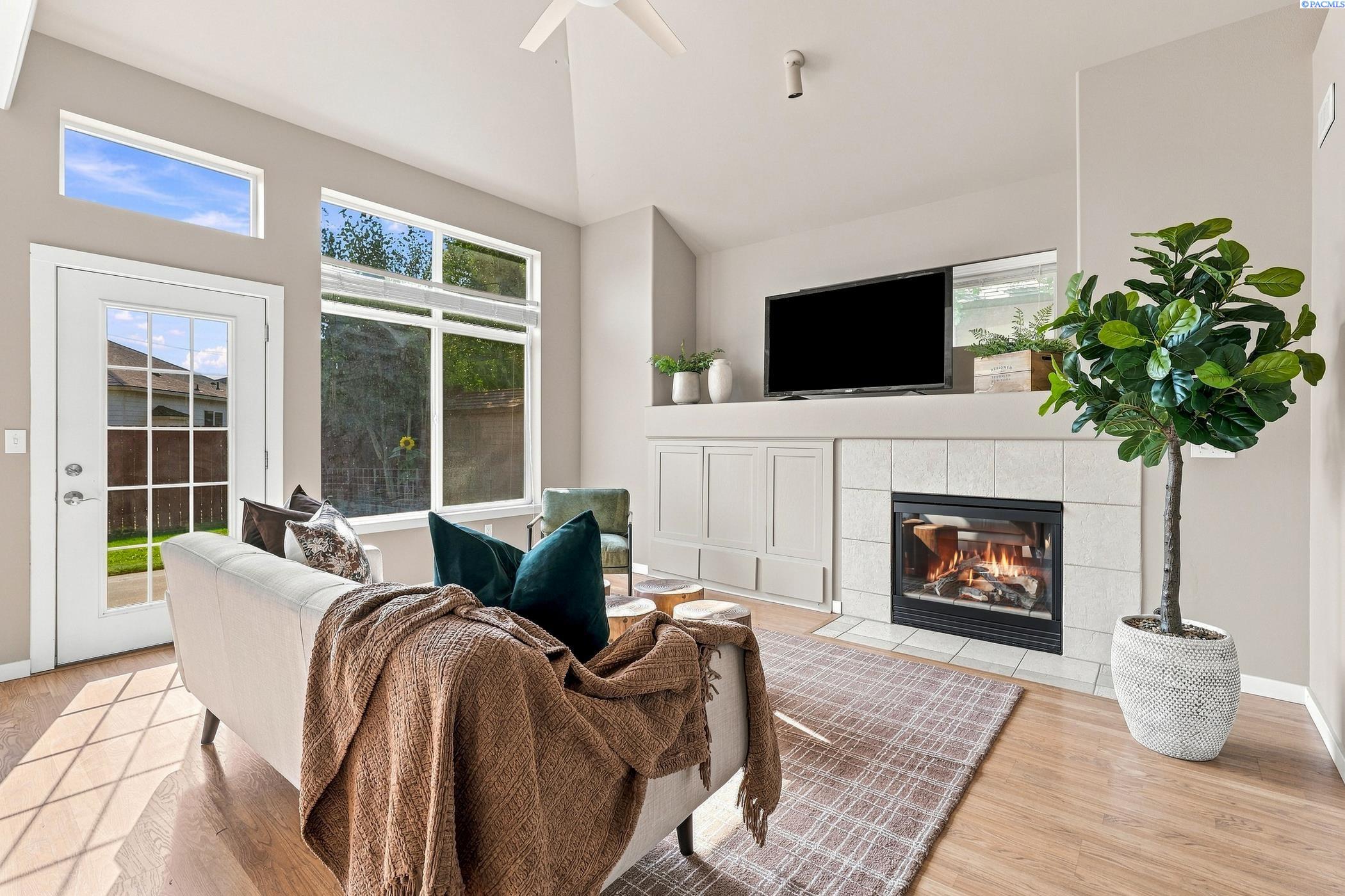 Photo 3 of Single family home for sale at 1928 Penny Royal Ave, Richland, WA 99352 | MLS# PAC295444 | Listing updated on 2026-10-02