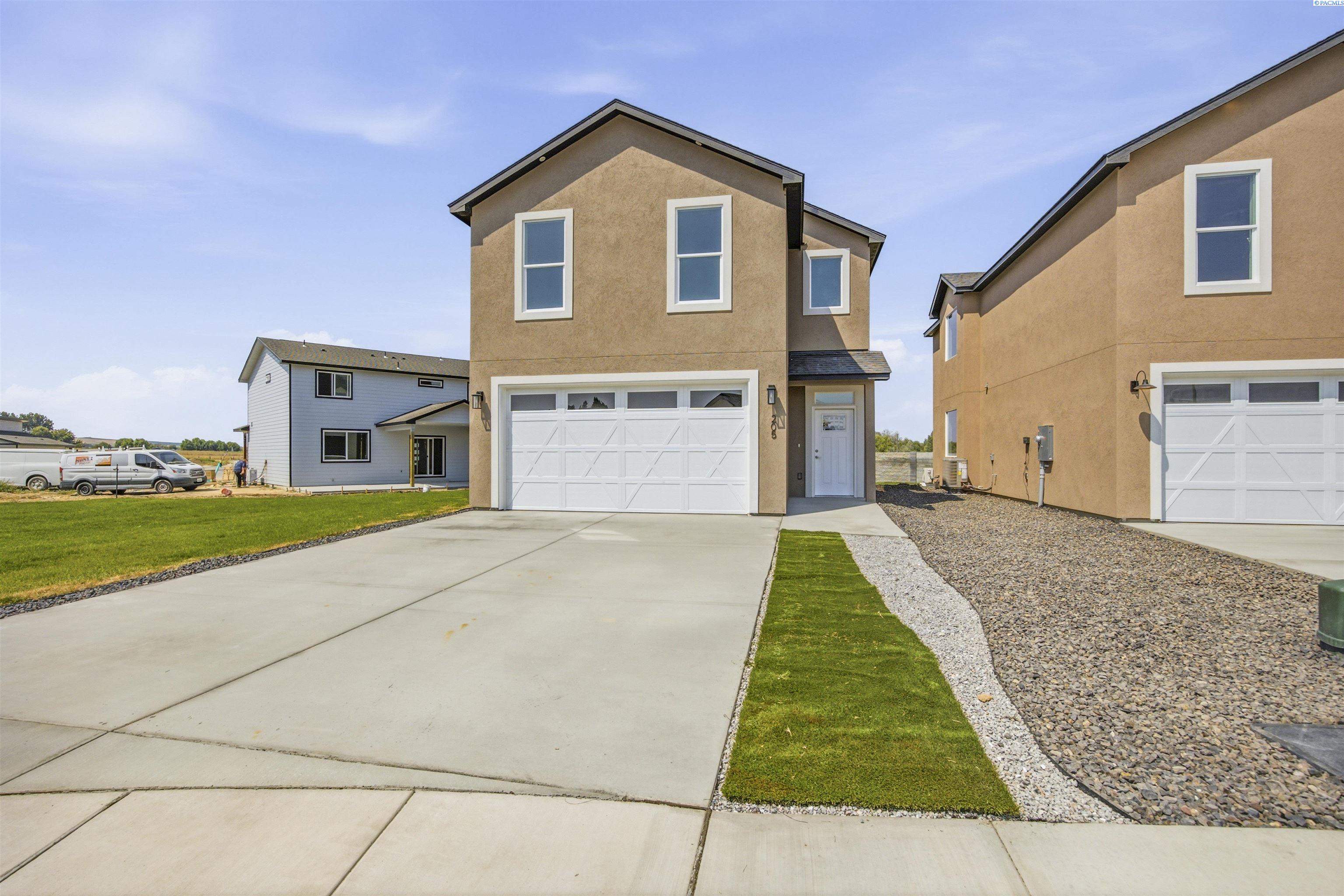 Photo 2 of Single family home for sale at 205 Victoria St, Sunnyside, WA 98944 | MLS# PAC295450 | Listing updated on 2026-10-06