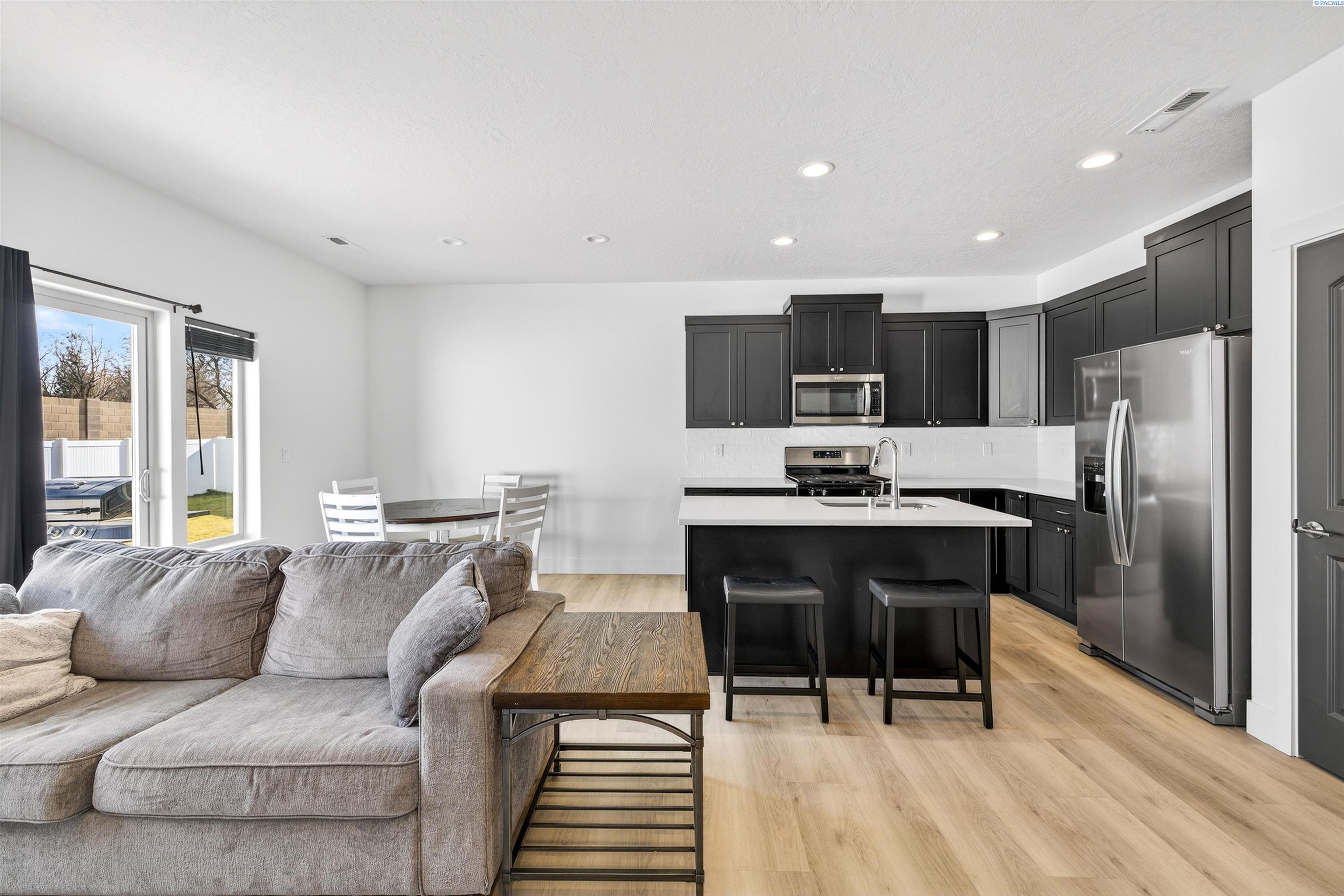 Photo 2 of Townhouse for sale at 2803 66th Place, Pasco, WA 99301 | MLS# PAC295453 | Listing updated on 2026-09-20