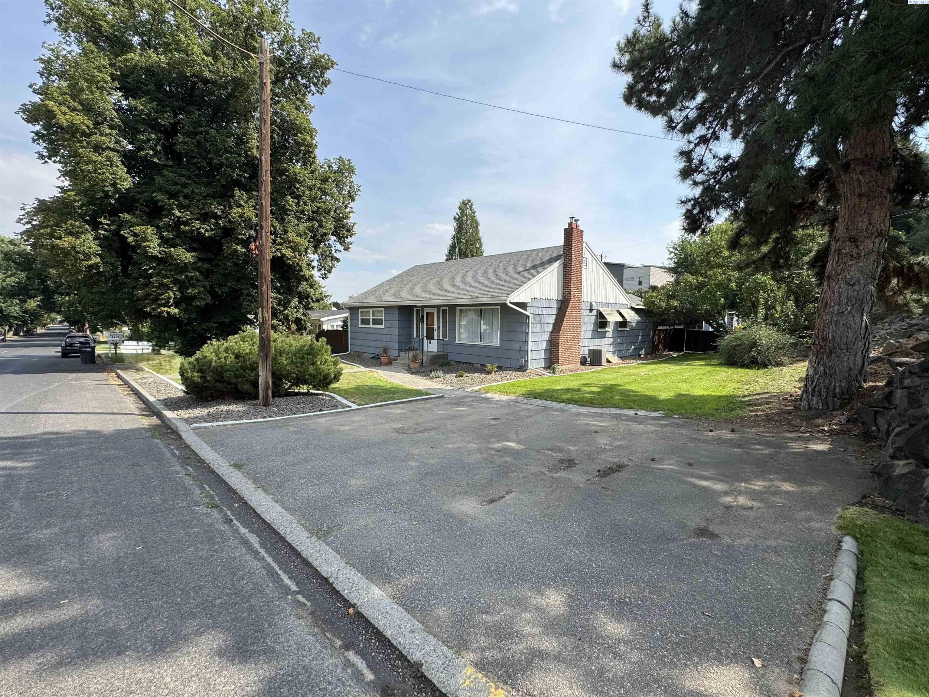 Photo 1 of Single family home for sale at 928 Market St, Prosser, WA 99350 | MLS# PAC295470 | Listing updated on 2026-09-24