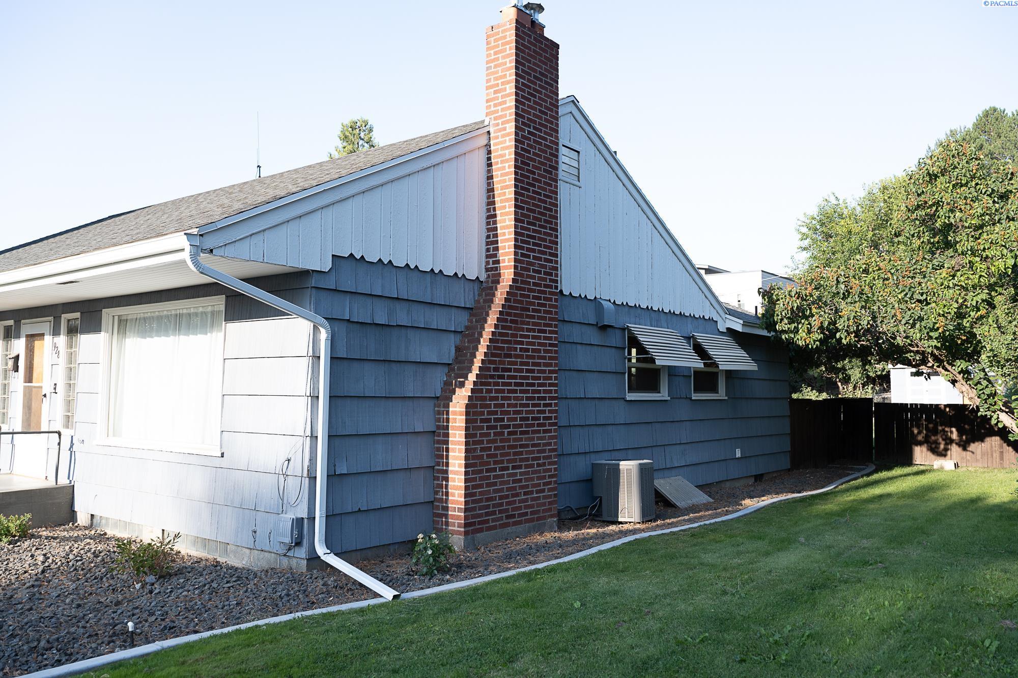 Photo 3 of Single family home for sale at 928 Market St, Prosser, WA 99350 | MLS# PAC295470 | Listing updated on 2026-09-24