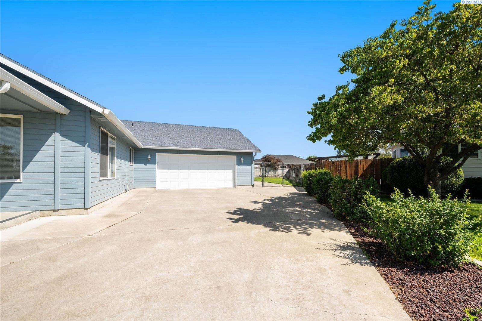 Photo 3 of Single family home for sale at 4207 Mojave Ct, Pasco, WA 99301 | MLS# PAC295476 | Listing updated on 2026-09-14