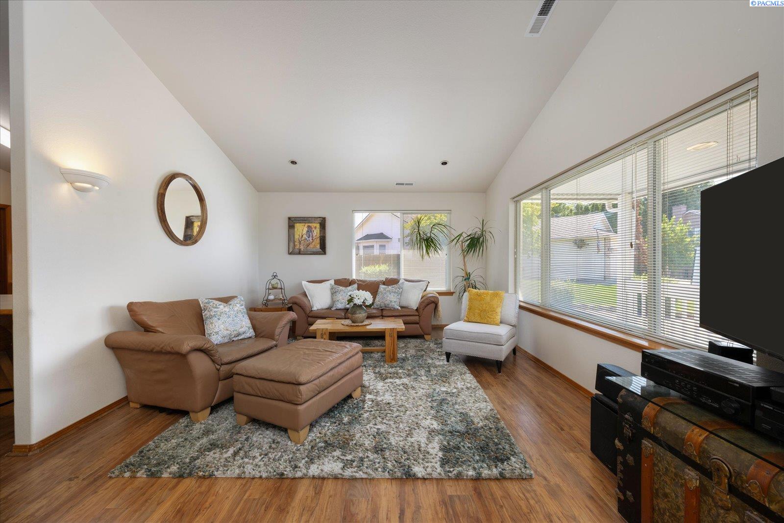 Photo 4 of Single family home for sale at 4207 Mojave Ct, Pasco, WA 99301 | MLS# PAC295476 | Listing updated on 2026-09-14