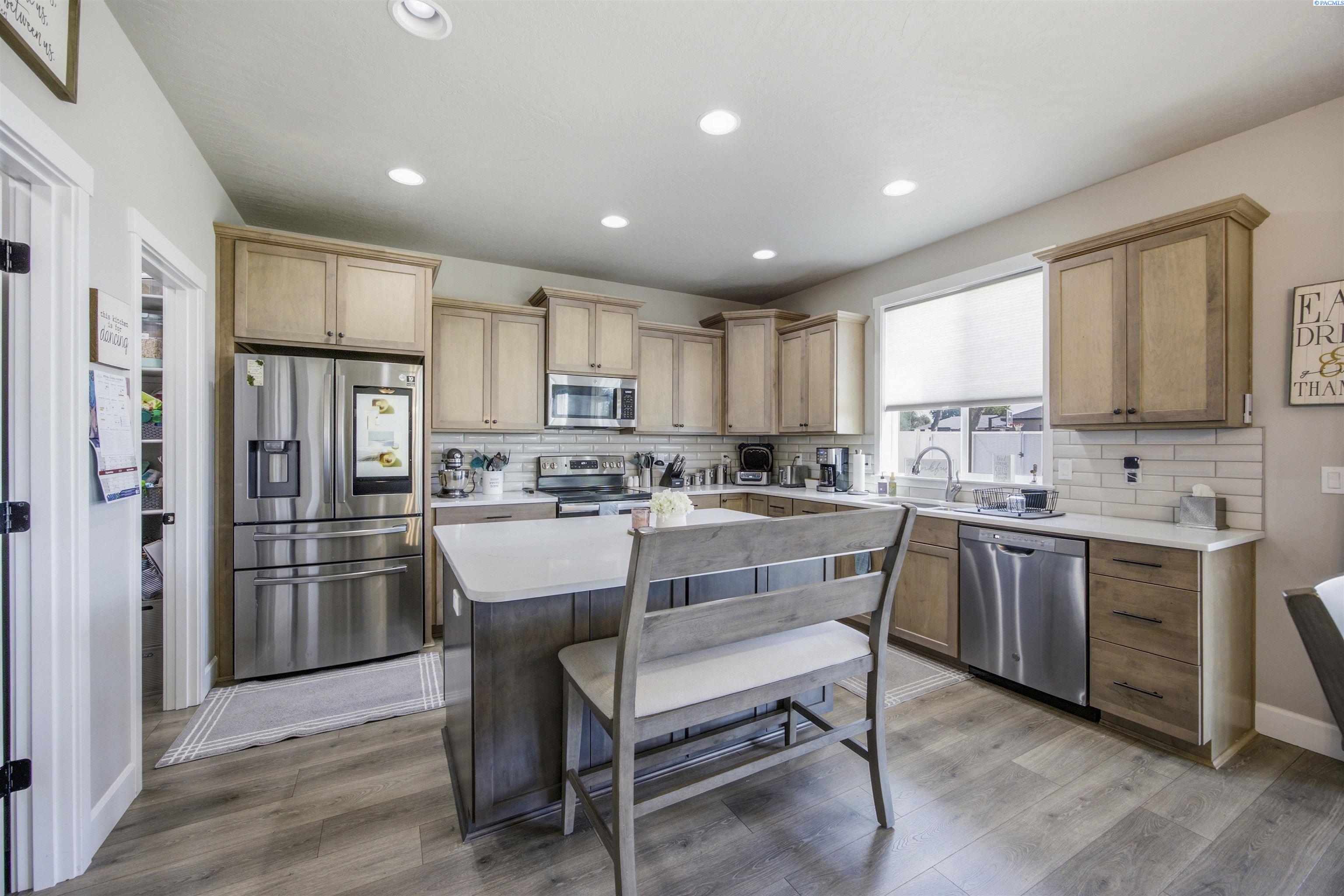 Photo 2 of Single family home for sale at 7208 Cerulean Ct, Pasco, WA 99301 | MLS# PAC295477 | Listing updated on 2026-10-02
