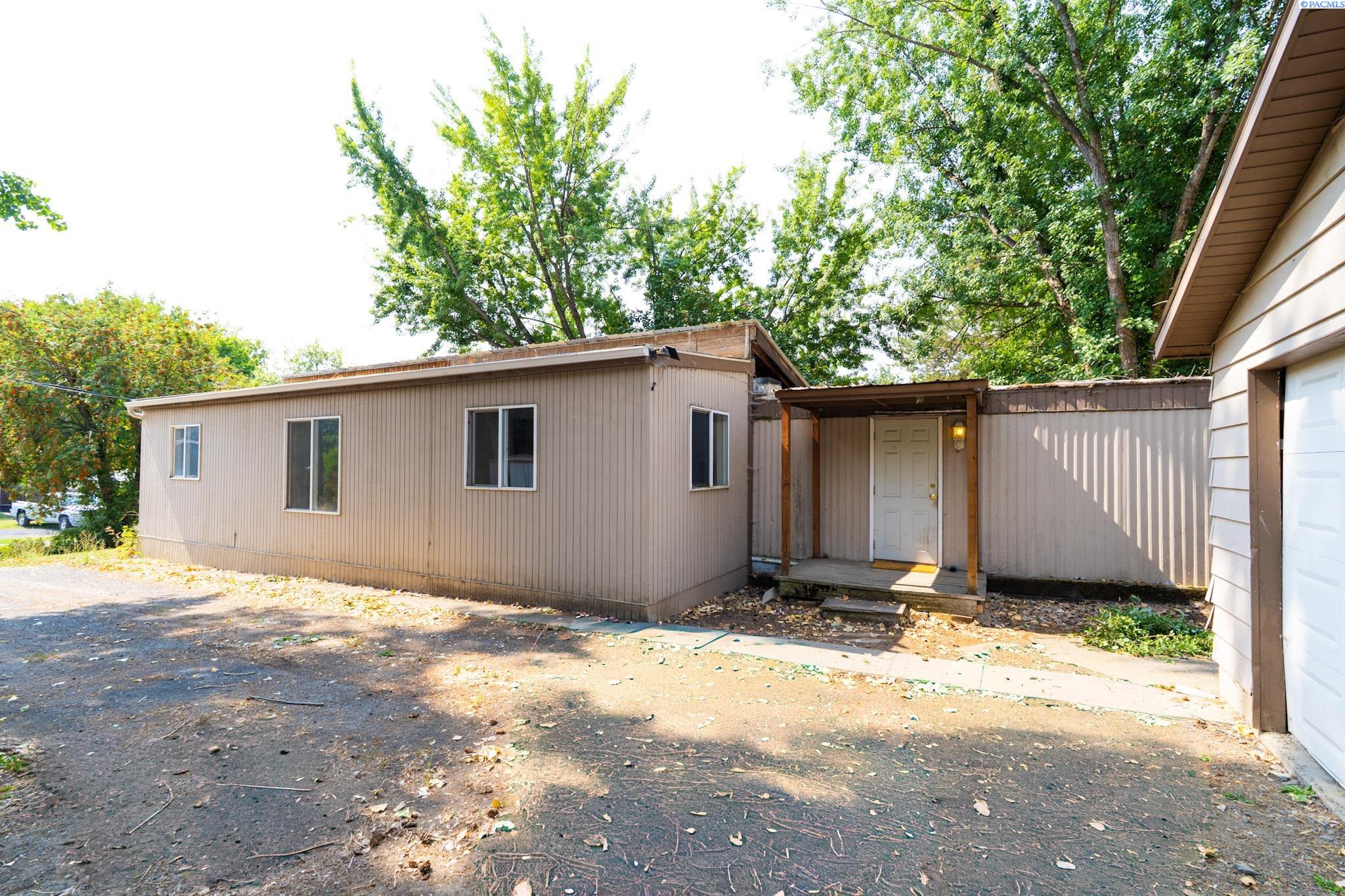 Photo 3 of Sale Pending at 305 N G St, Albion, WA 99102 | MLS# PAC295479 | Listing updated on 2026-10-12