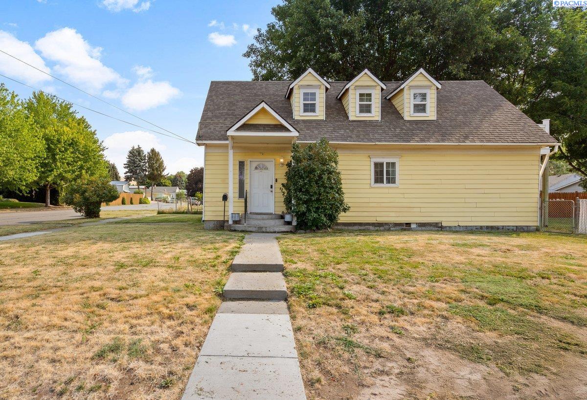 Photo 1 of Single family home for sale at 402 E Dayton Ave, Dayton, WA 99328 | MLS# PAC295480 | Listing updated on 2026-08-17