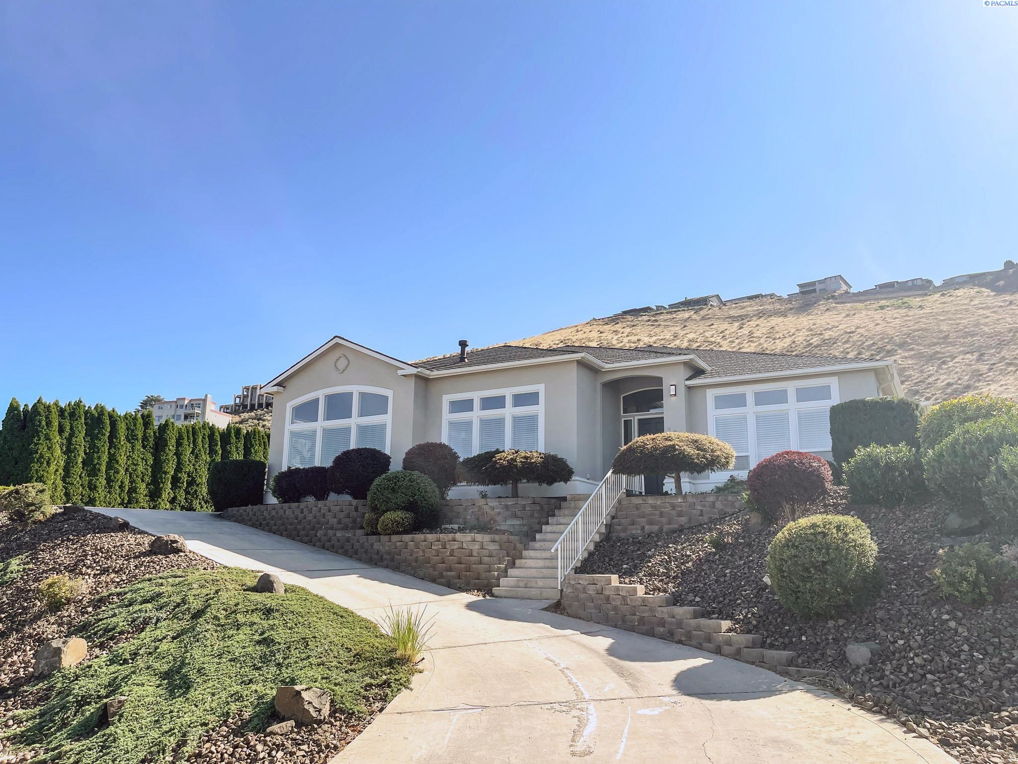 Photo 1 of Single family home for sale at 231 Meadowridge Loop, Richland, WA 99352 | MLS# PAC295483 | Listing updated on 2026-08-13