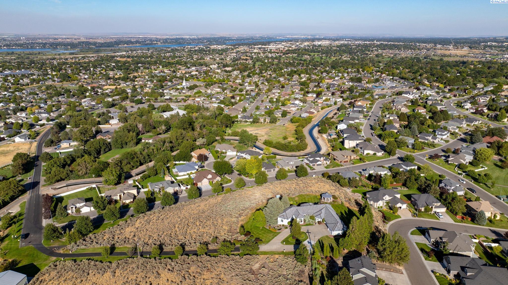 Photo 3 of Mansion for sale at 1361 Gage Blvd, Richland, WA 99352 | MLS# PAC295500 | Listing updated on 2026-09-24