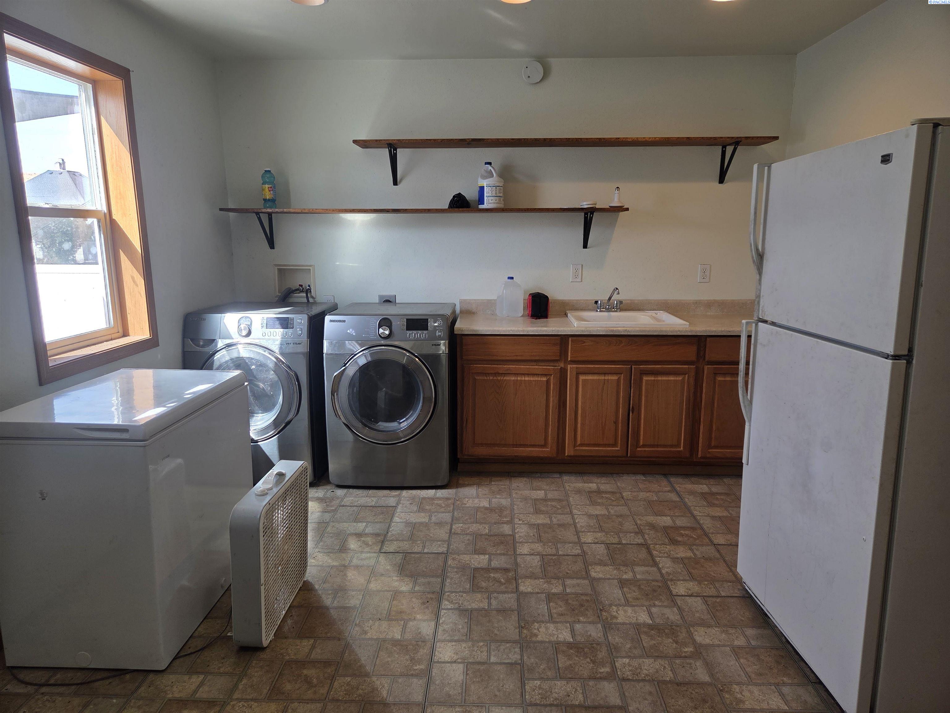 Photo 2 of Single family home for sale at 309 G St, Endicott, WA 99125 | MLS# PAC295515 | Listing updated on 2026-09-28