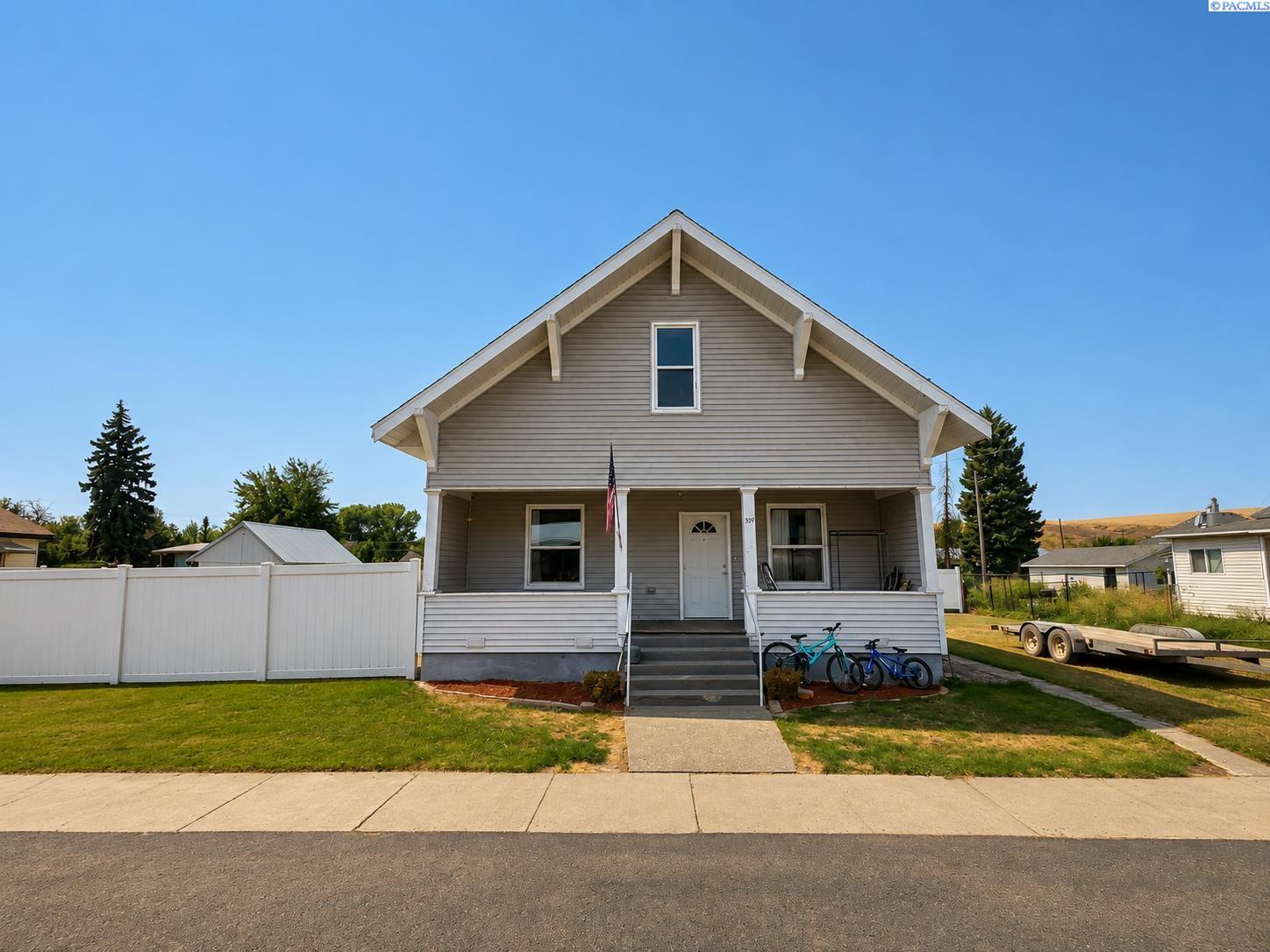 Photo 1 of Single family home for sale at 309 G St, Endicott, WA 99125 | MLS# PAC295515 | Listing updated on 2026-09-28