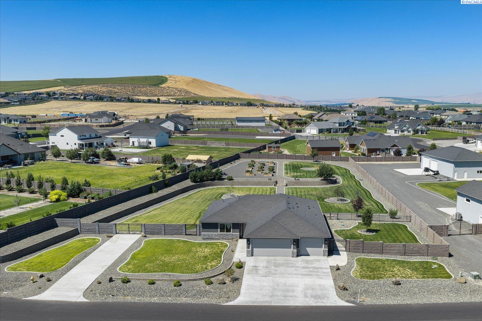 Photo 1 of Single family home for sale at 11808 S Gallop Ln, Kennewick, WA 99338 | MLS# PAC295541 | Listing updated on 2026-09-26