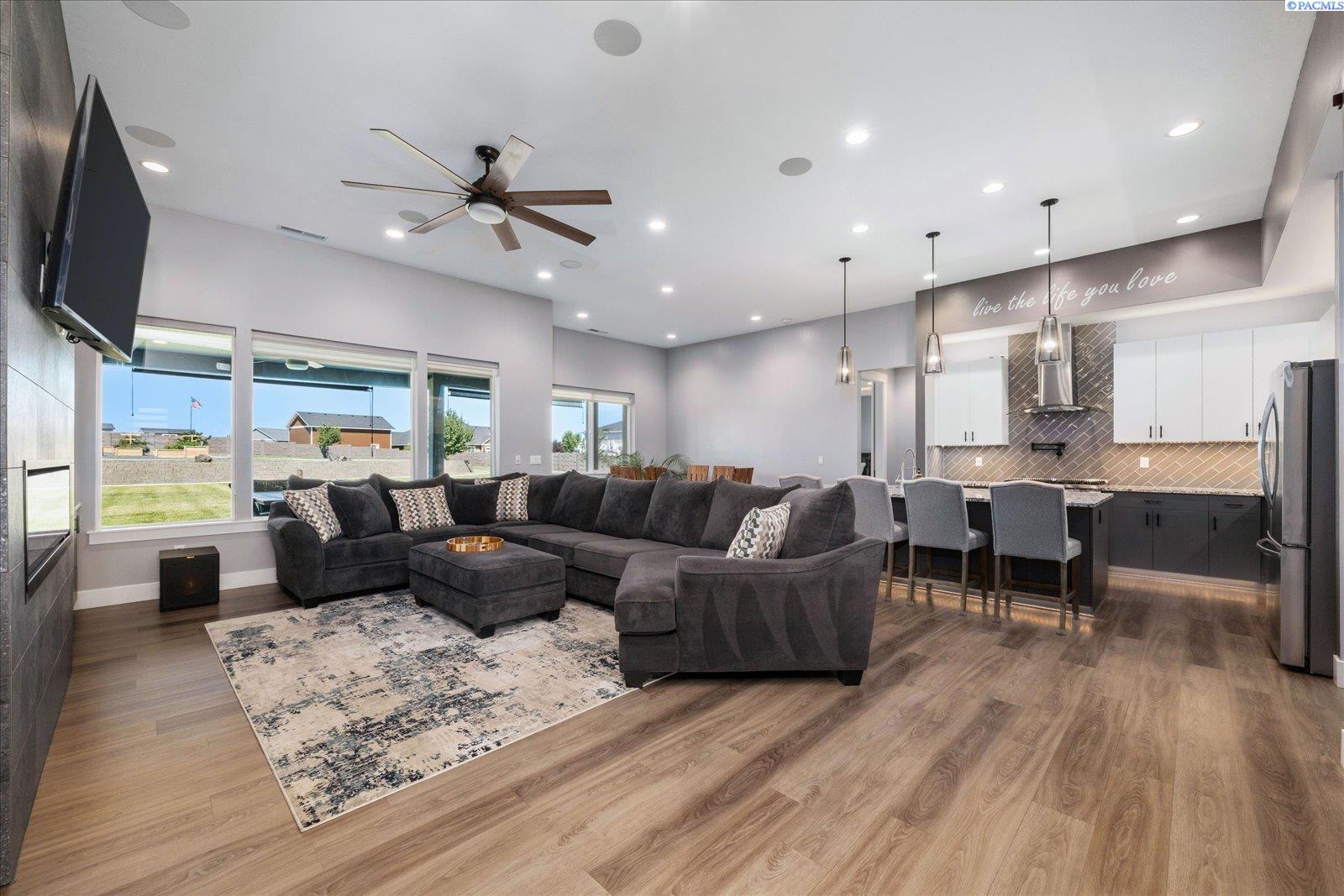 Photo 3 of Single family home for sale at 11808 S Gallop Ln, Kennewick, WA 99338 | MLS# PAC295541 | Listing updated on 2026-09-26