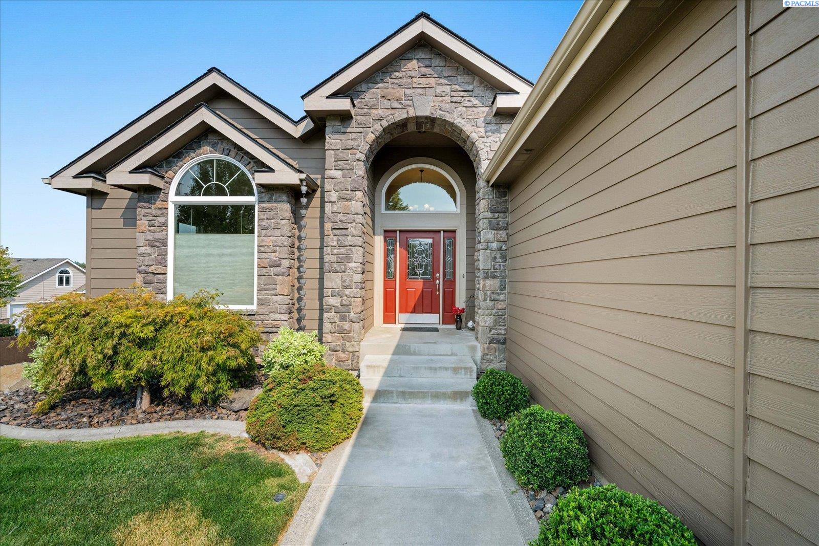 Photo 2 of Single family home for sale at 8824 W 1st Place, Kennewick, WA 99336 | MLS# PAC295559 | Listing updated on 2026-10-02