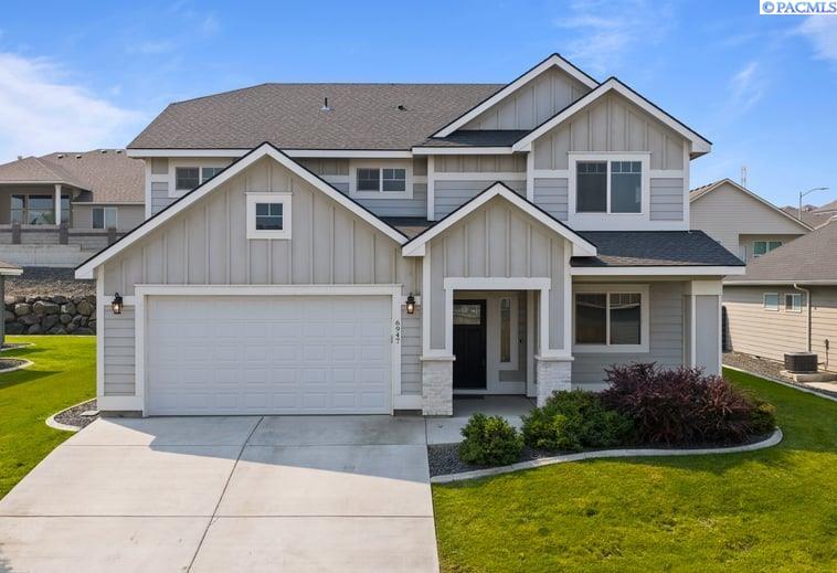 Photo 1 of Single family home for sale at 6947 W 33rd Place, Kennewick, WA 99338 | MLS# PAC295563 | Listing updated on 2026-10-08