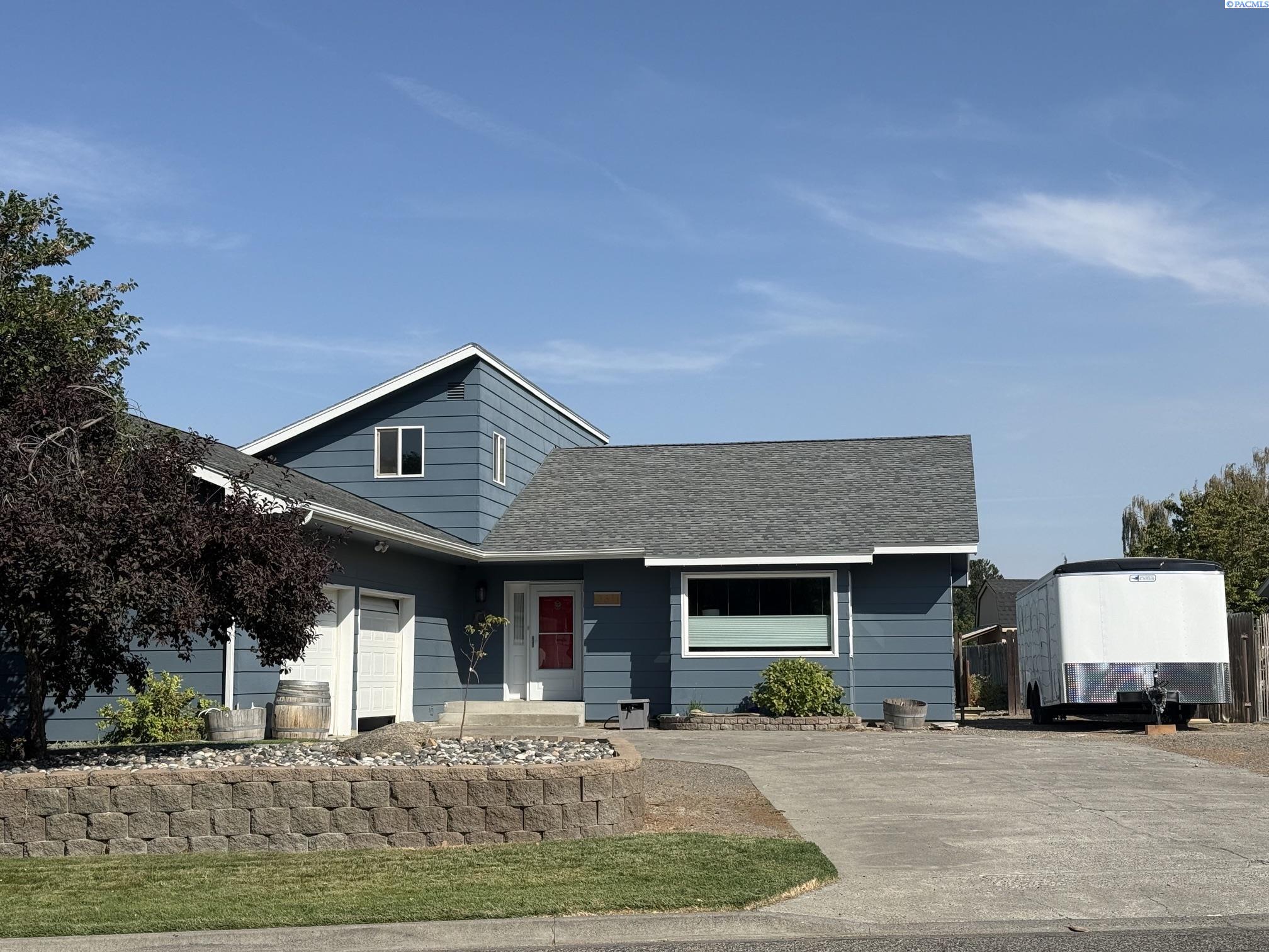 Photo 2 of Single family home for sale at 3611 S Benton Pl, Kennewick, WA 99337 | MLS# PAC295566 | Listing updated on 2026-10-09