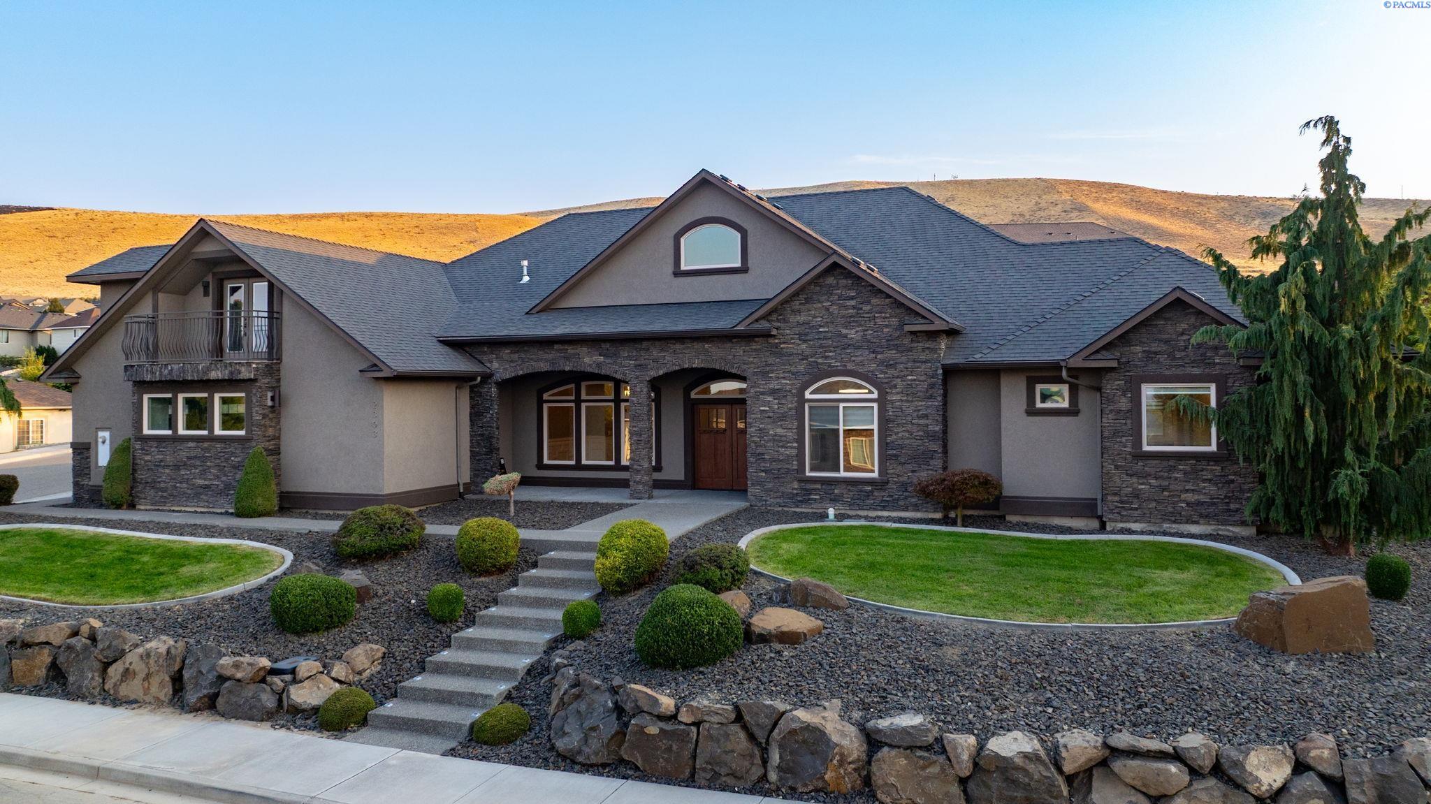 Photo 2 of Single family home for sale at 2303 W 49th Avenue, Kennewick, WA 99337 | MLS# PAC295583 | Listing updated on 2026-09-24