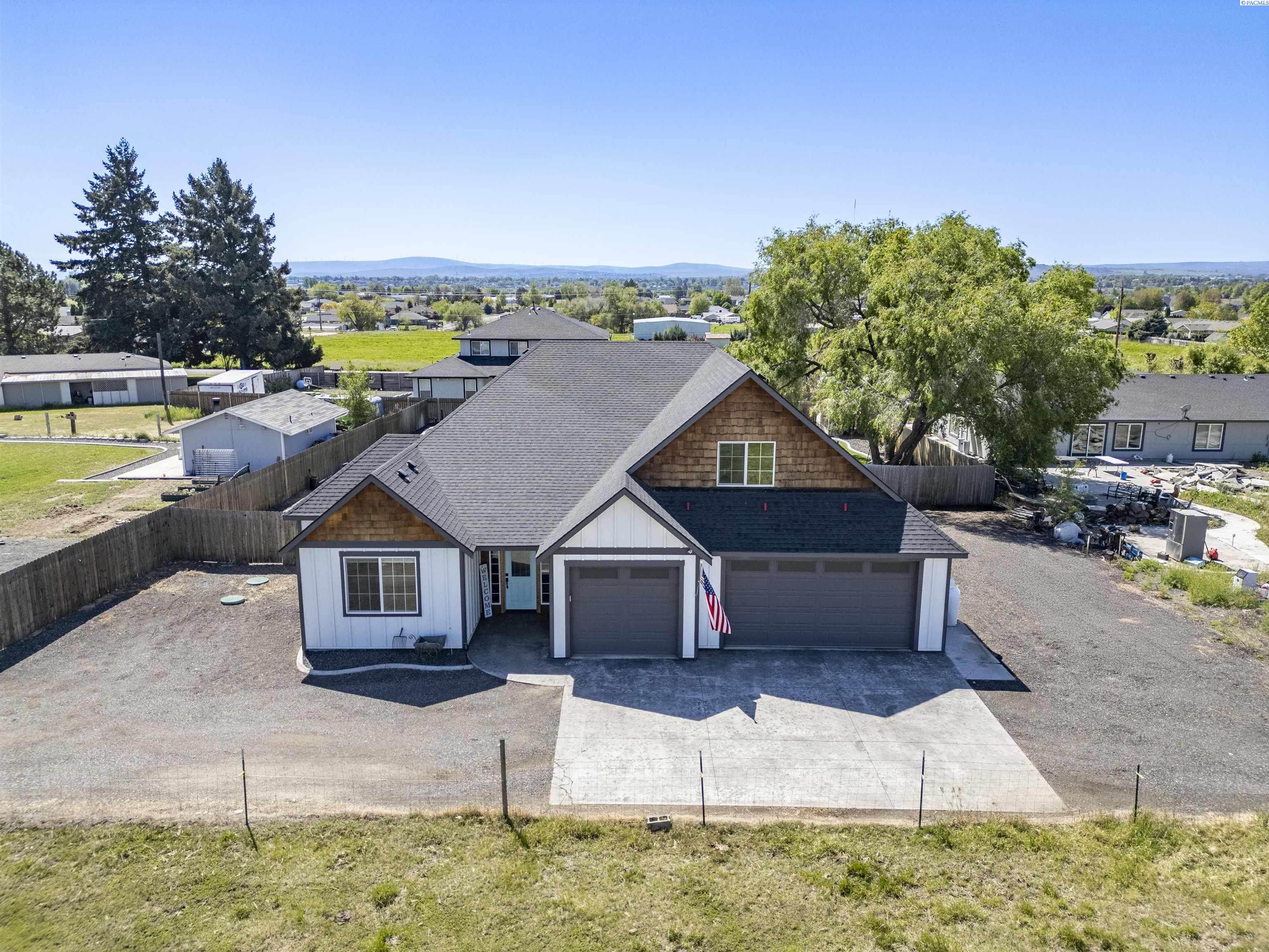 Photo 3 of Single family home for sale at 2520 Road 64, Pasco, WA 99301 | MLS# PAC295593 | Listing updated on 2026-09-30