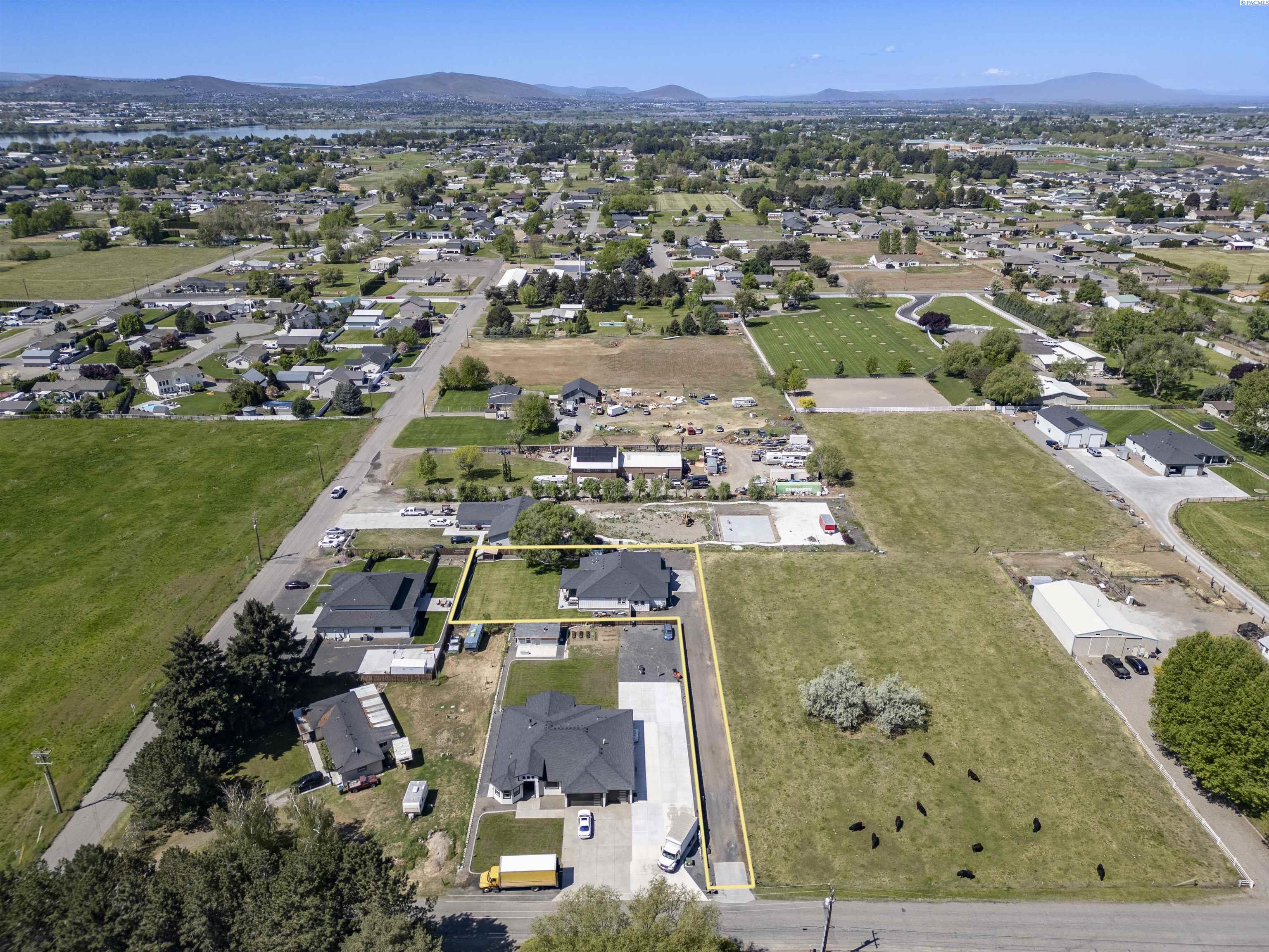 Photo 3 of Single family home for sale at 2520 Road 64, Pasco, WA 99301 | MLS# PAC295593 | Listing updated on 2026-09-30