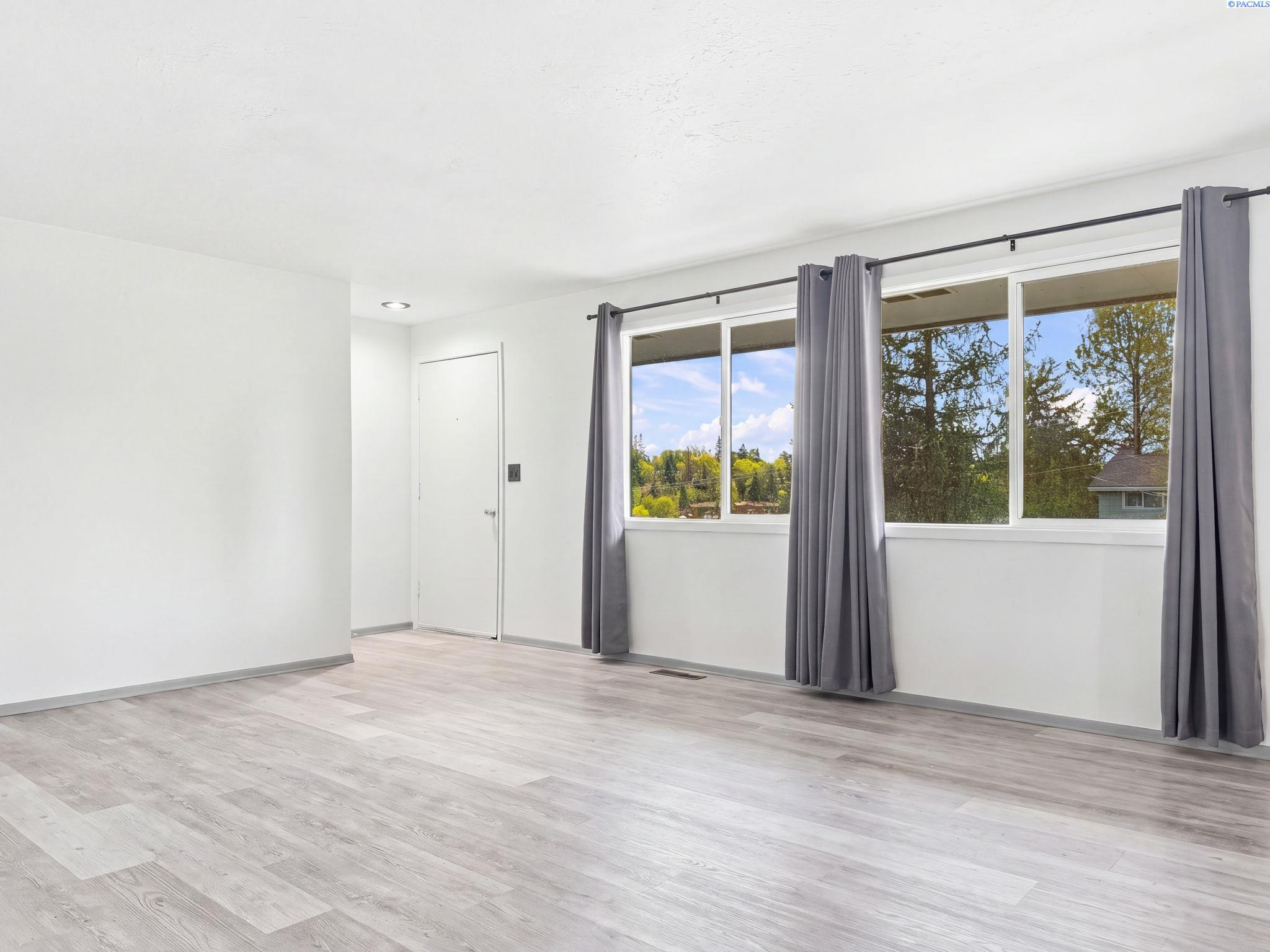 Photo 3 of Single family home for sale at 220 NW Timothy St, Pullman, WA 99163 | MLS# PAC295596 | Listing updated on 2026-09-30